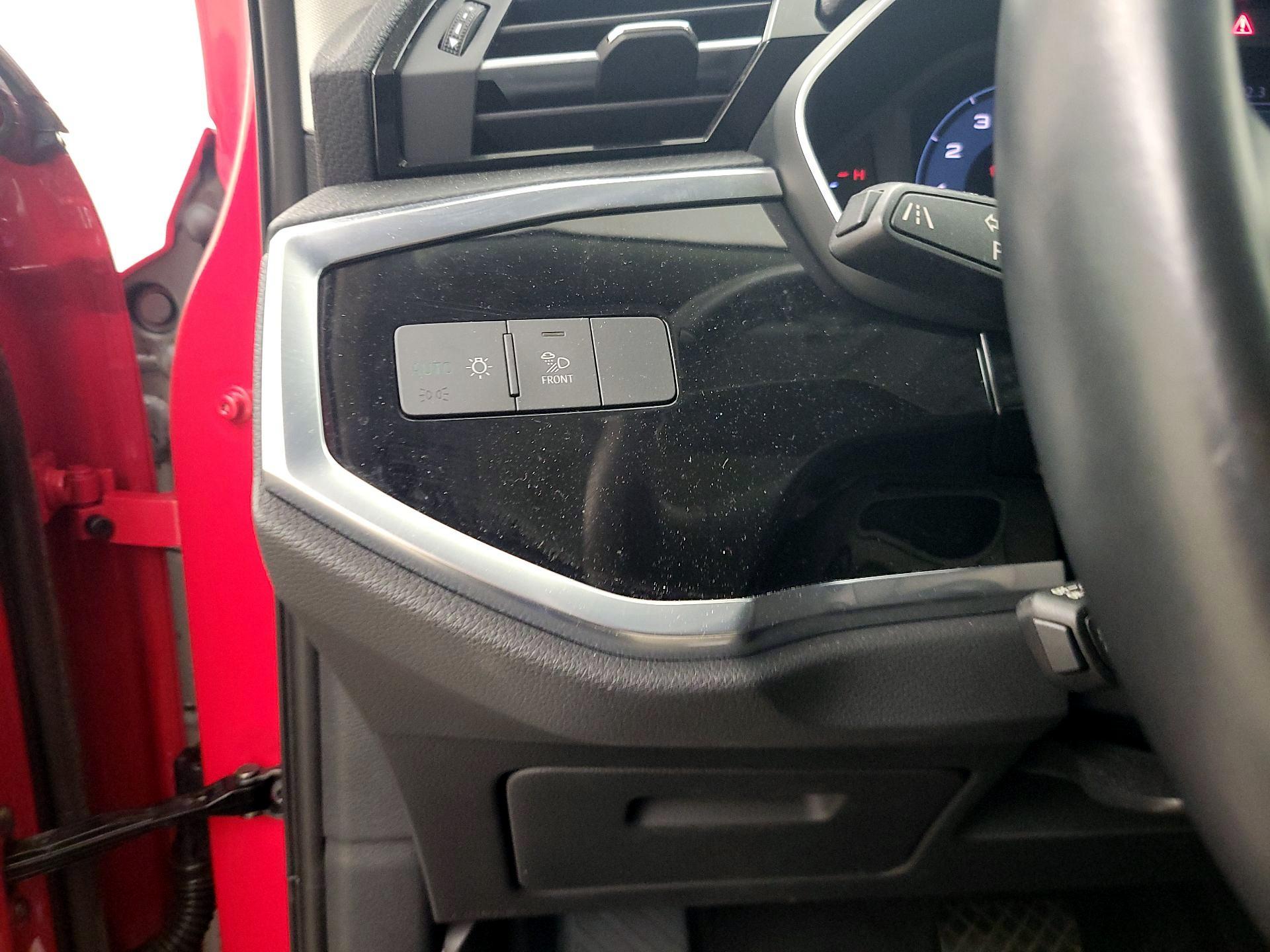 Thumbnail: 2020 Audi Q3 - 13