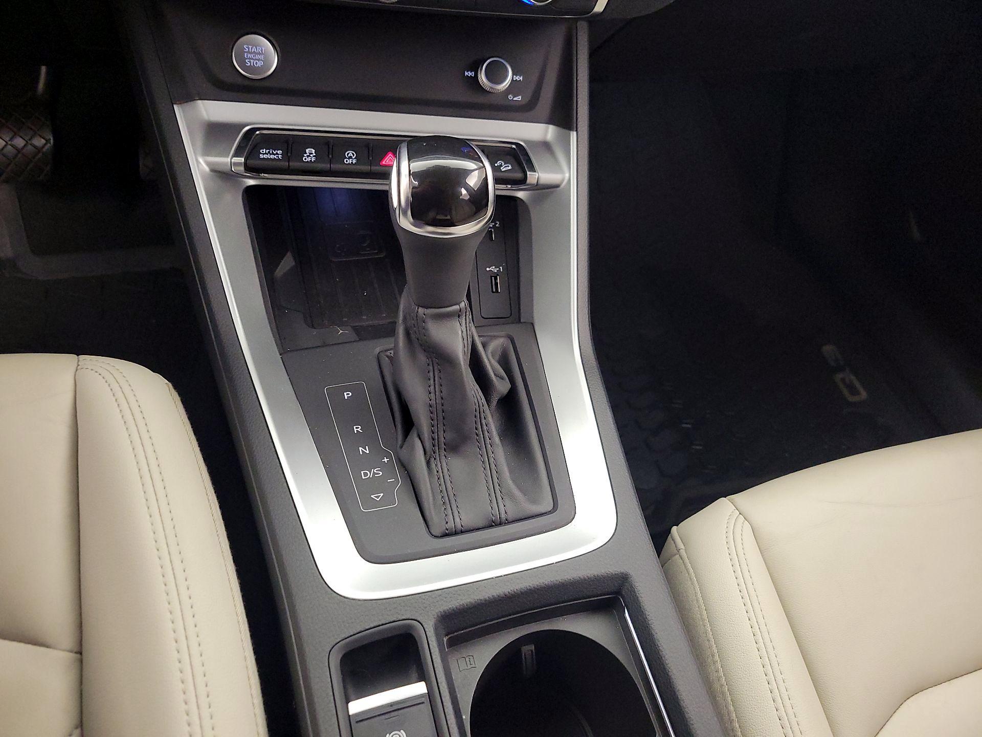 Thumbnail: 2020 Audi Q3 - 17