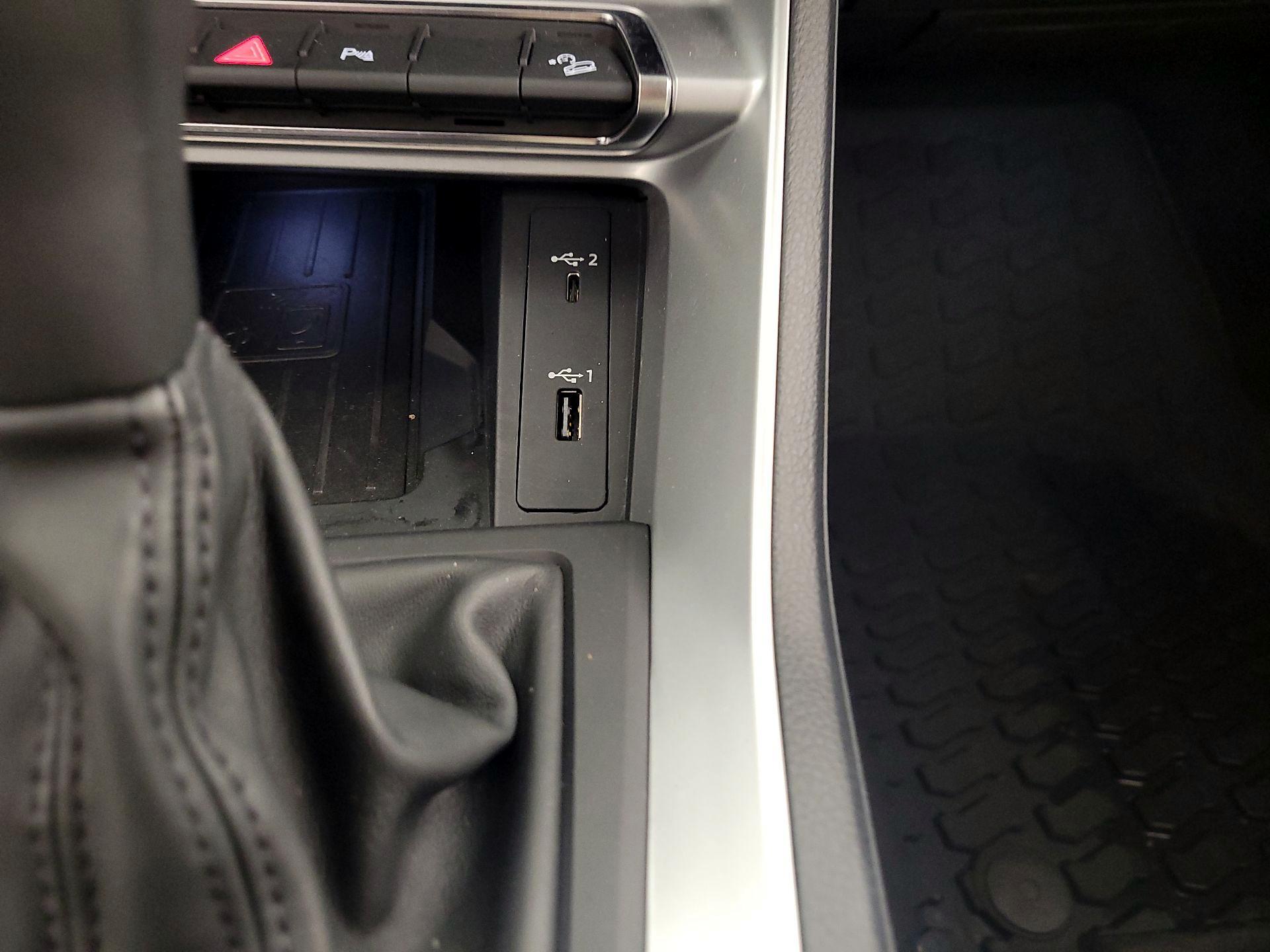 Thumbnail: 2020 Audi Q3 - 18