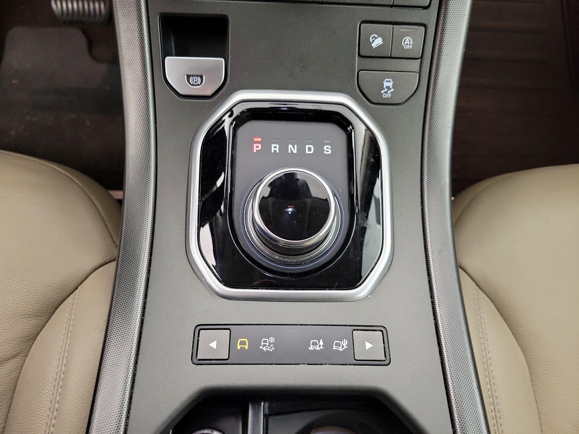 Thumbnail: 2019 Land Rover Range Rover Evoque - 18