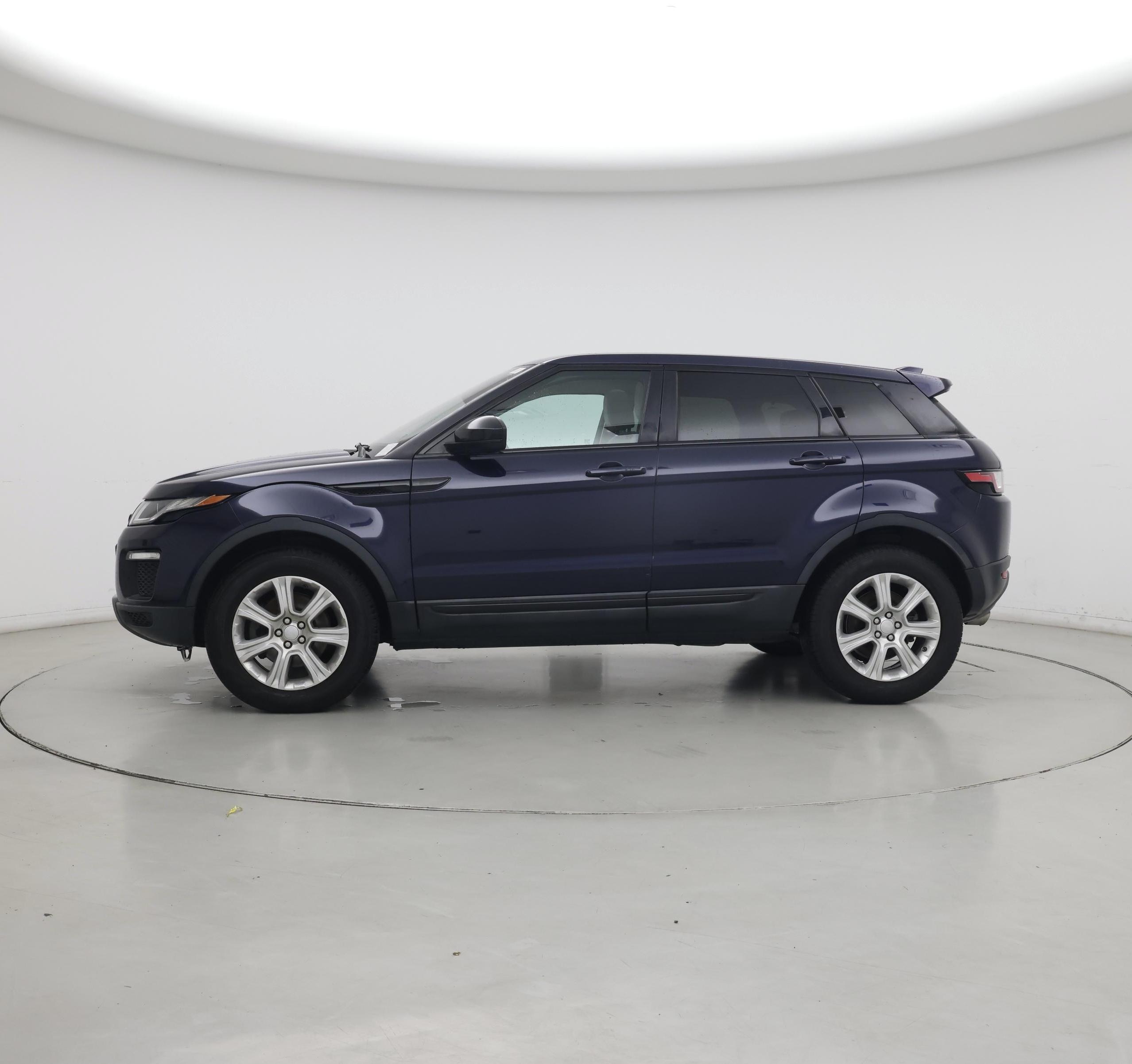 Thumbnail: 2019 Land Rover Range Rover Evoque - 3