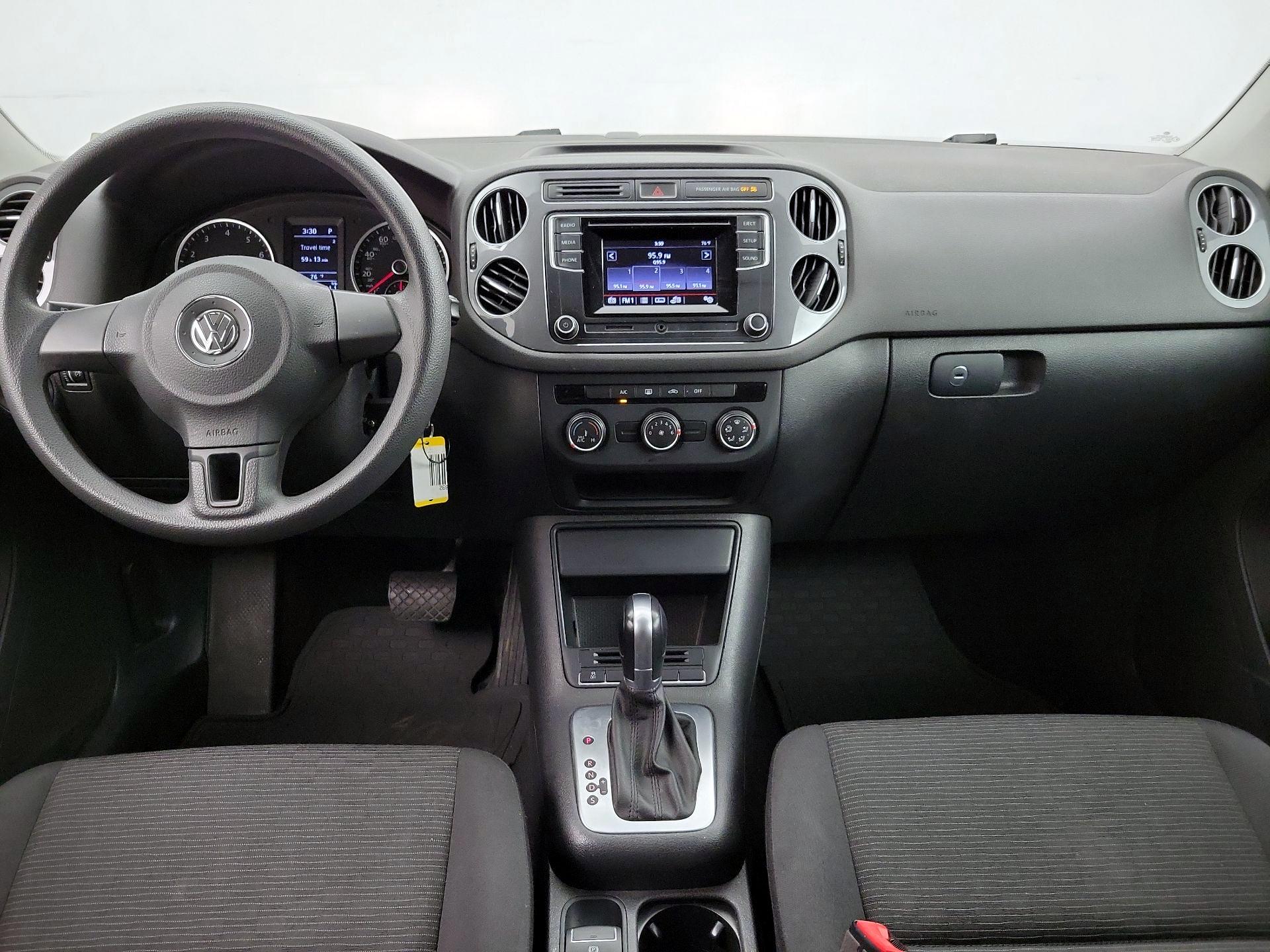 Thumbnail: 2017 Volkswagen Tiguan - 9