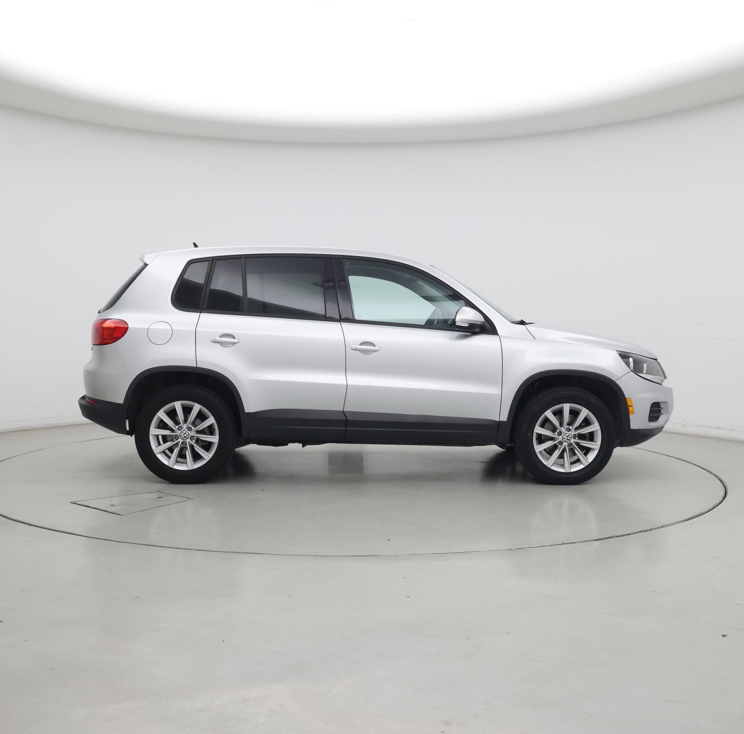 Thumbnail: 2017 Volkswagen Tiguan - 7