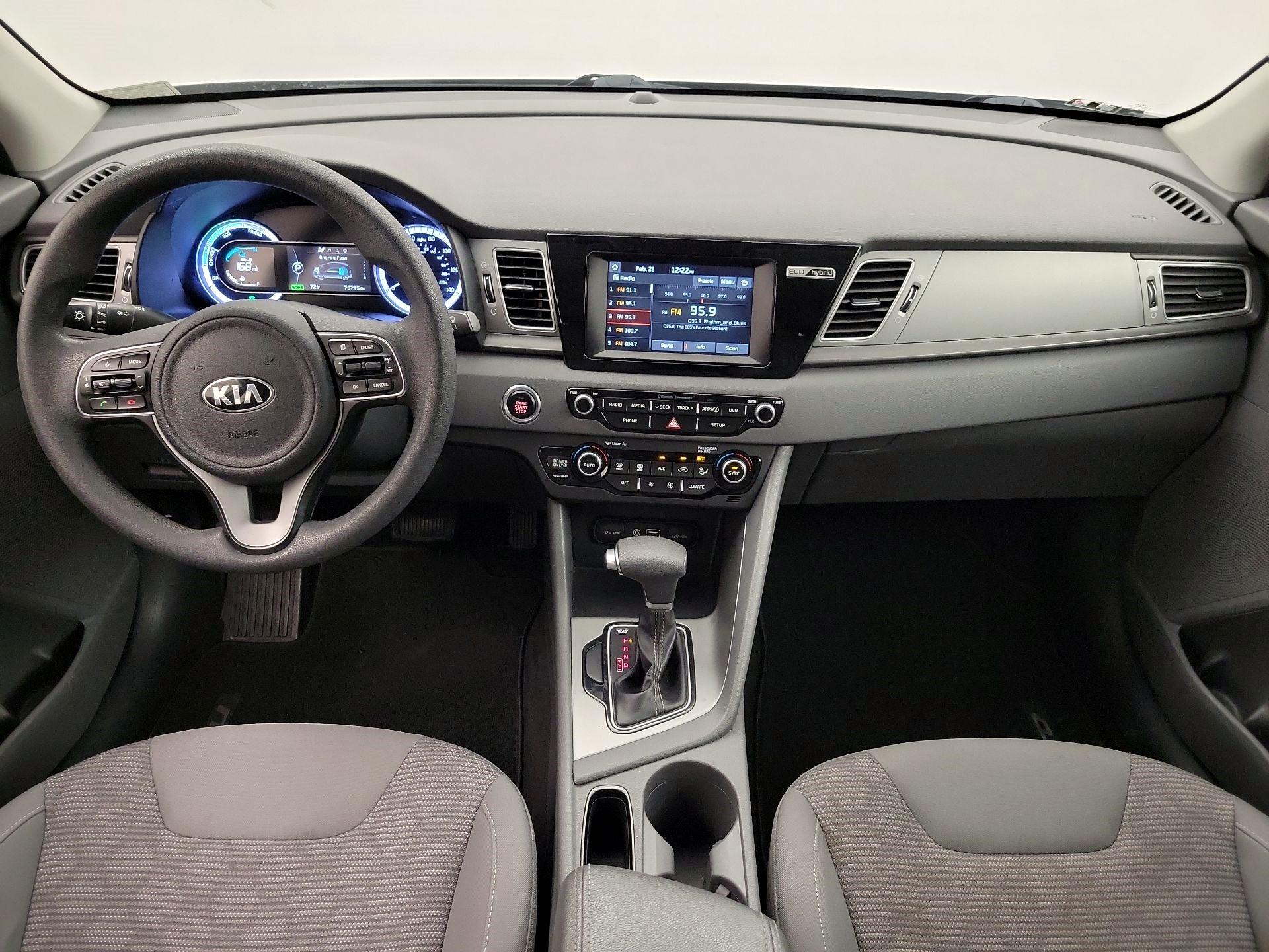 Thumbnail: 2017 Kia Niro - 9