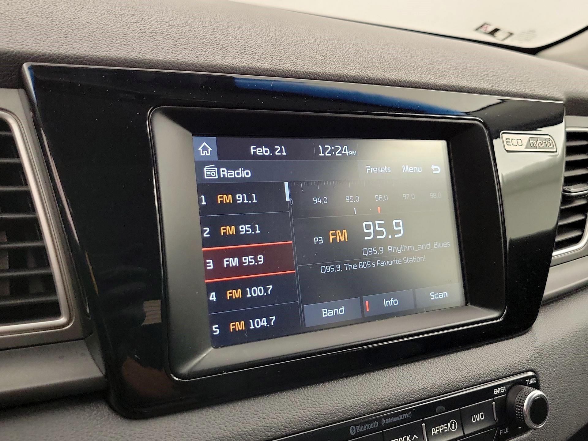 Thumbnail: 2017 Kia Niro - 15