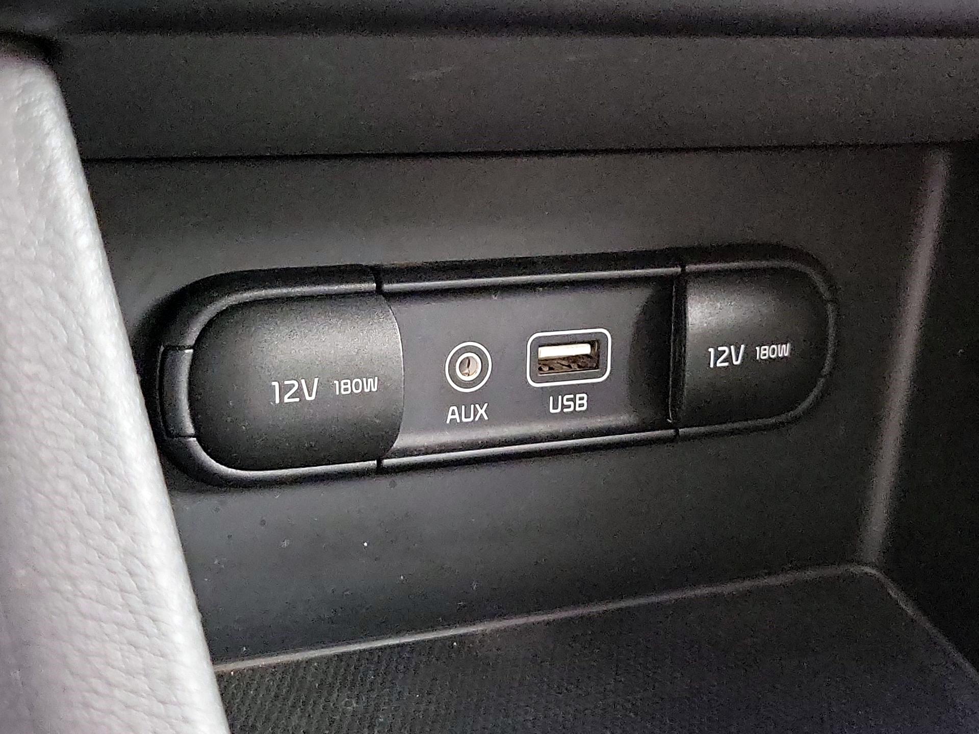 Thumbnail: 2017 Kia Niro - 18