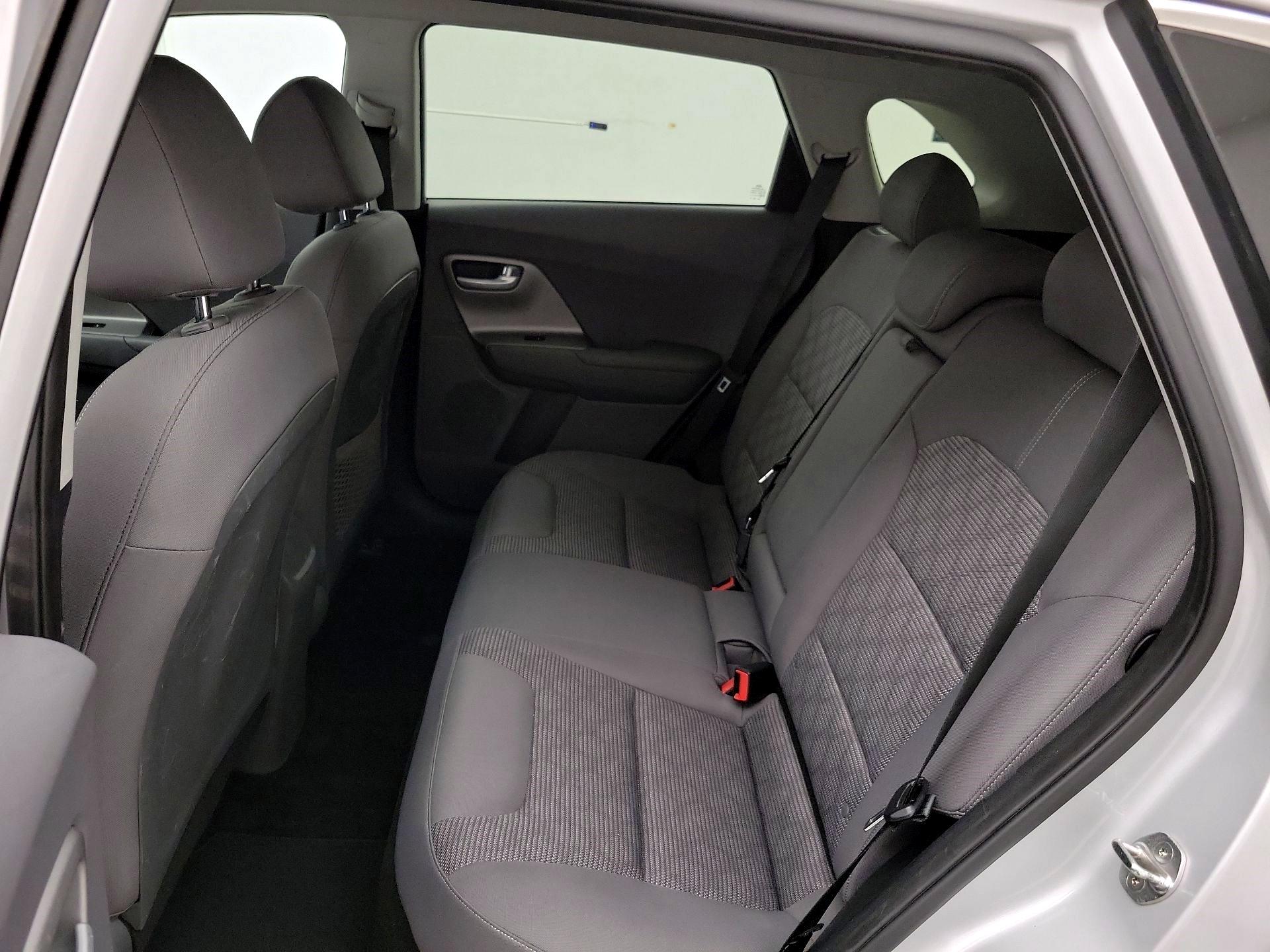 Thumbnail: 2017 Kia Niro - 19