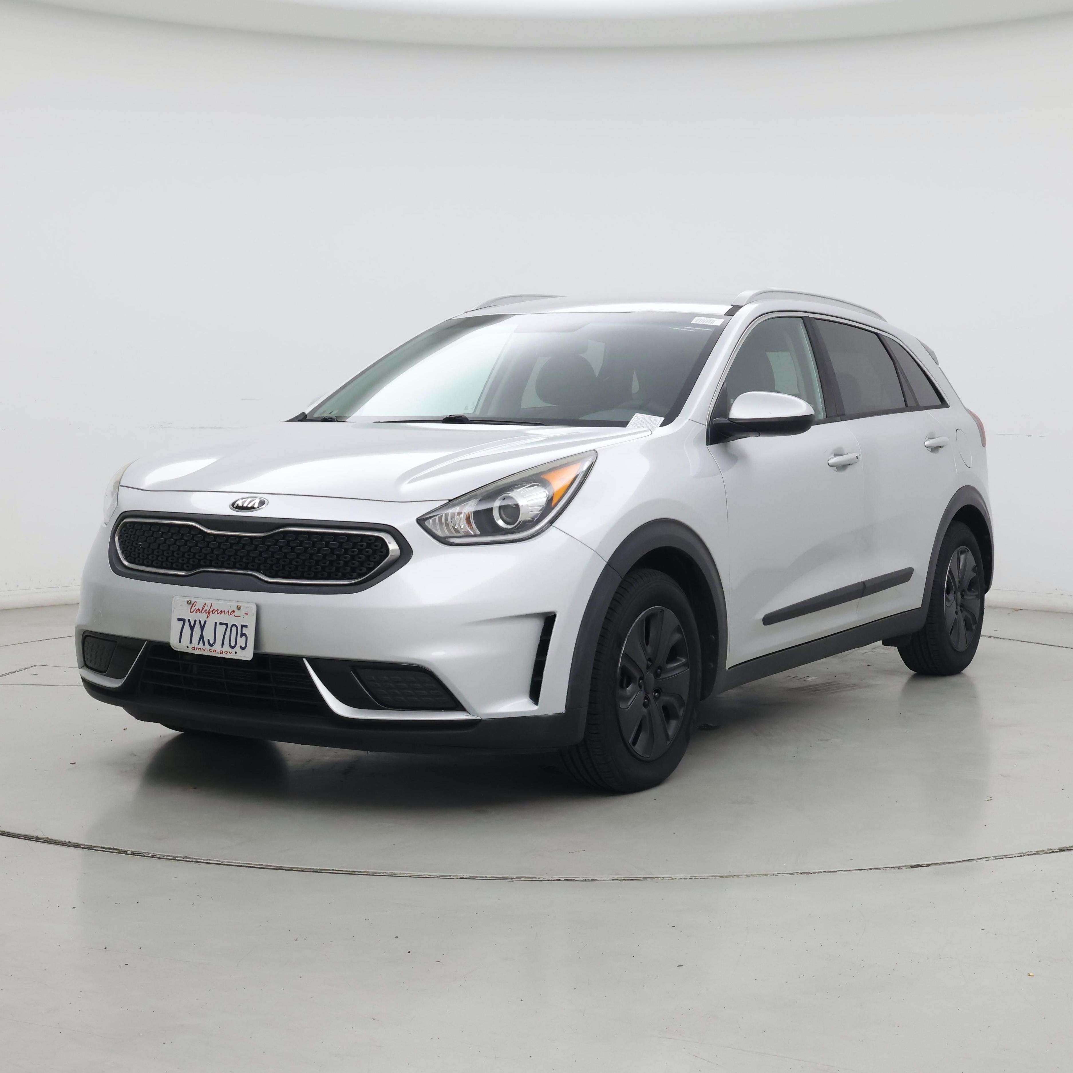 Thumbnail: 2017 Kia Niro - 4