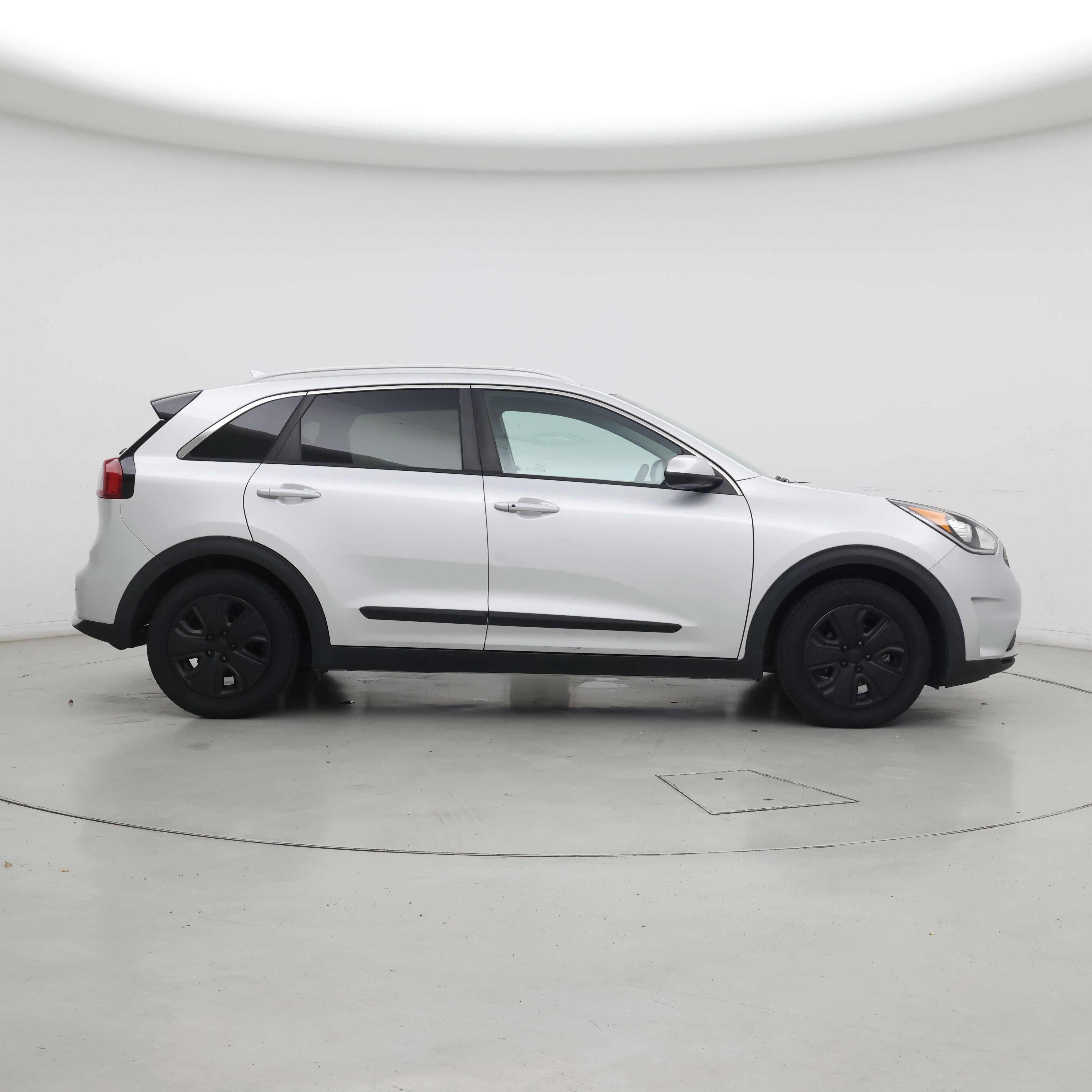 Thumbnail: 2017 Kia Niro - 7