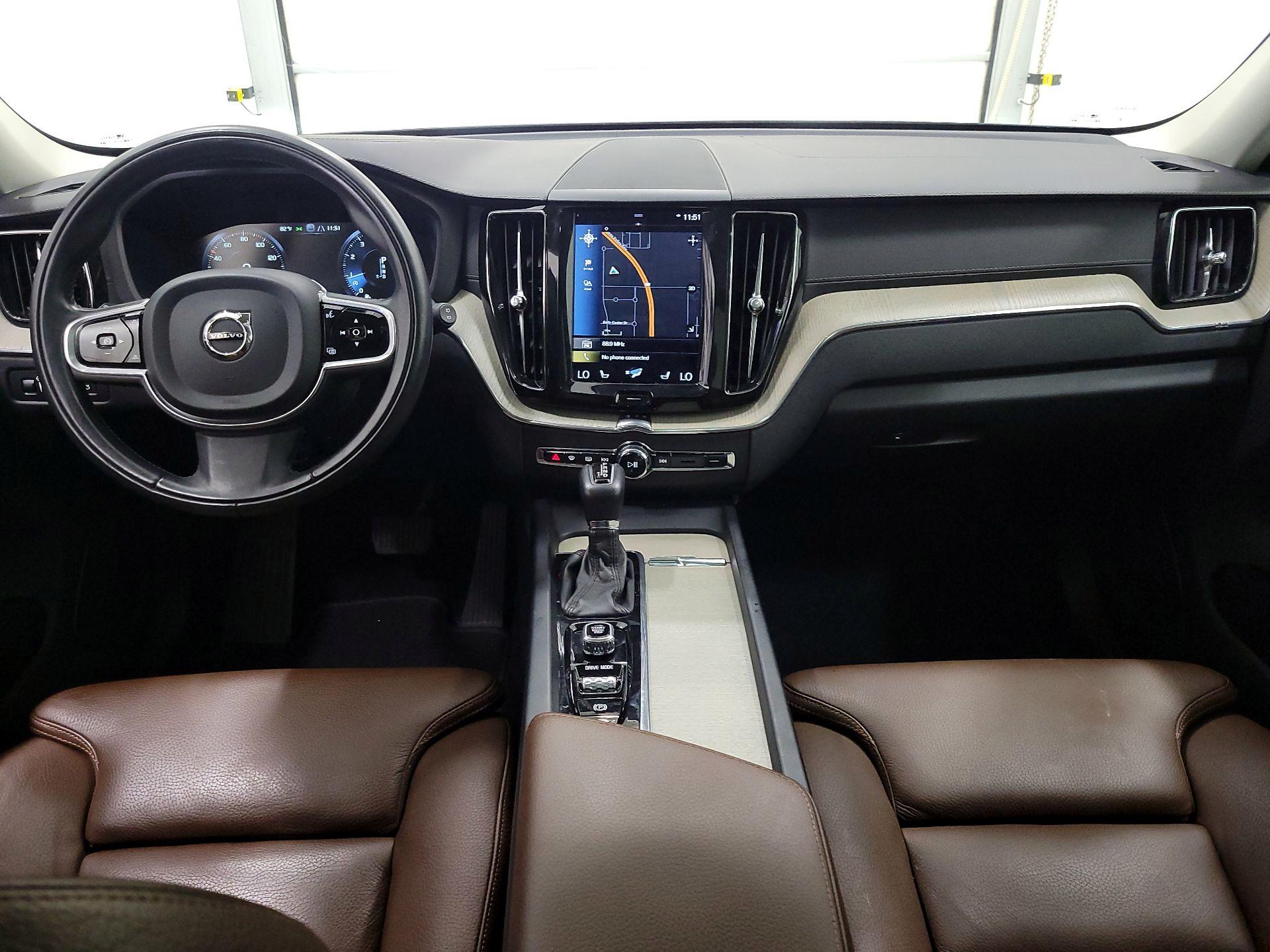 Thumbnail: 2018 Volvo XC60 - 9