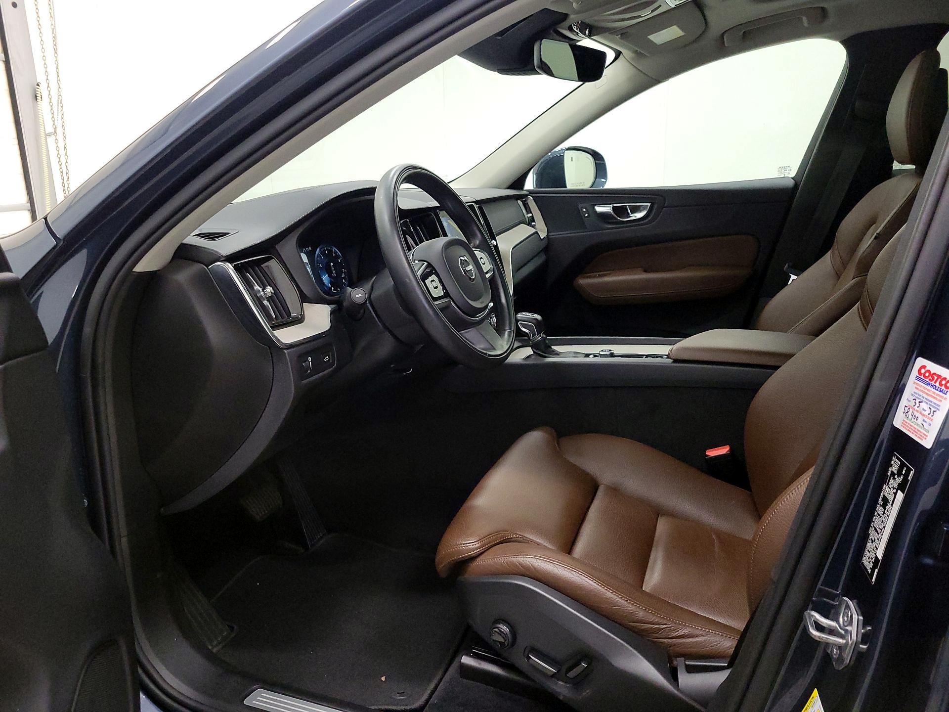 Thumbnail: 2018 Volvo XC60 - 11