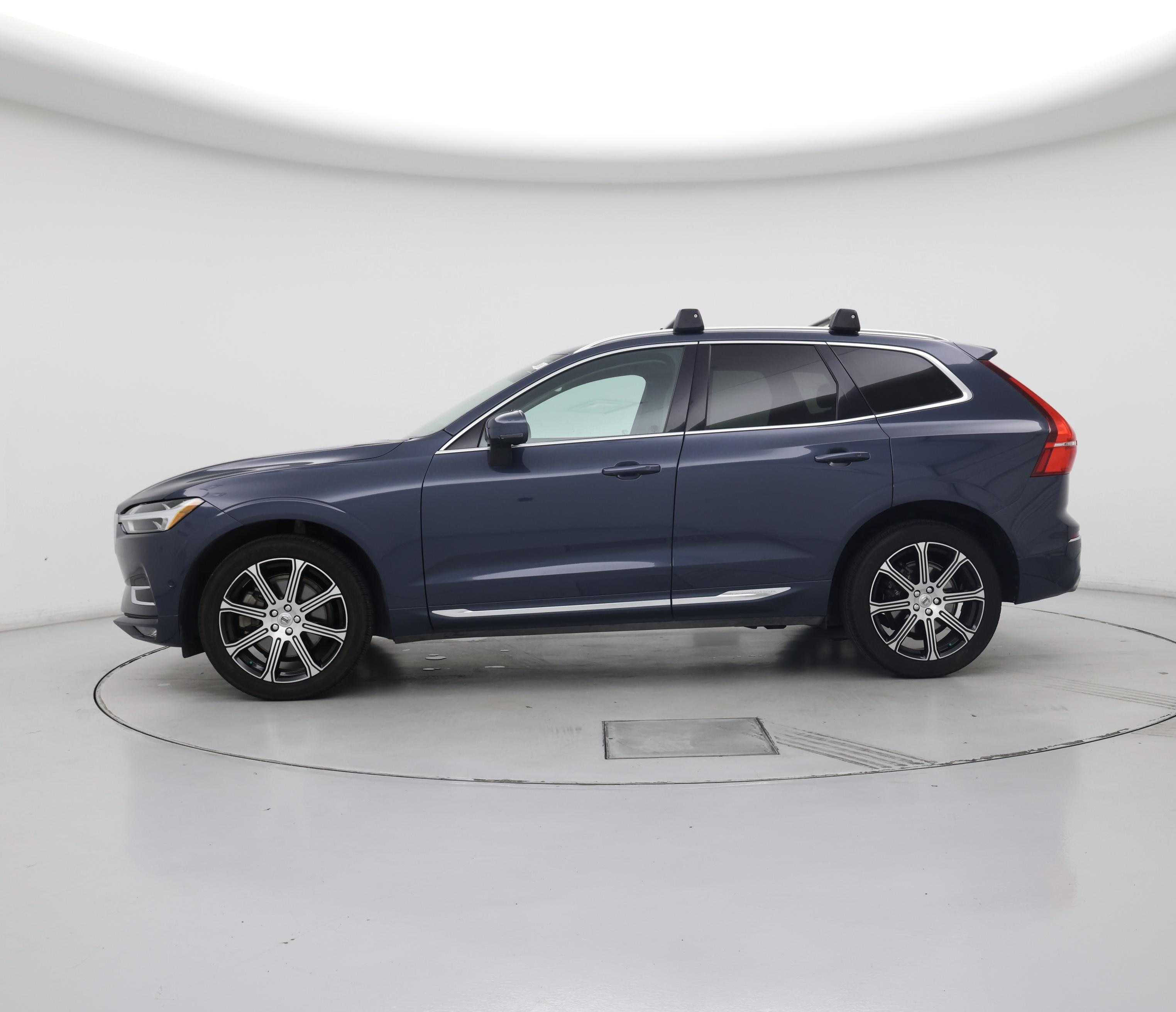 Thumbnail: 2018 Volvo XC60 - 3