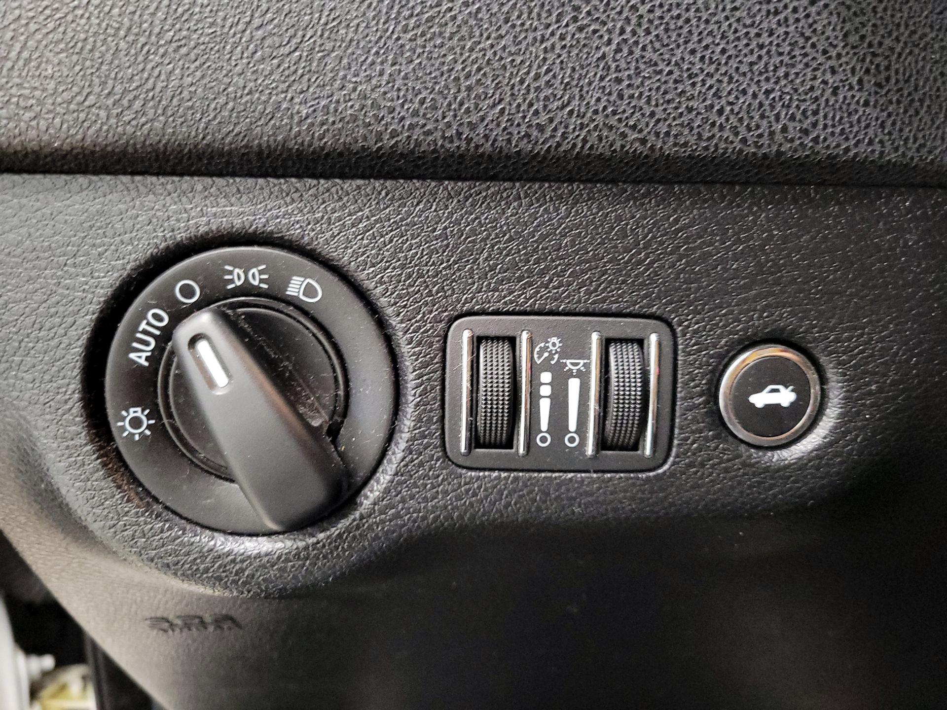 Thumbnail: 2017 Dodge Charger - 13