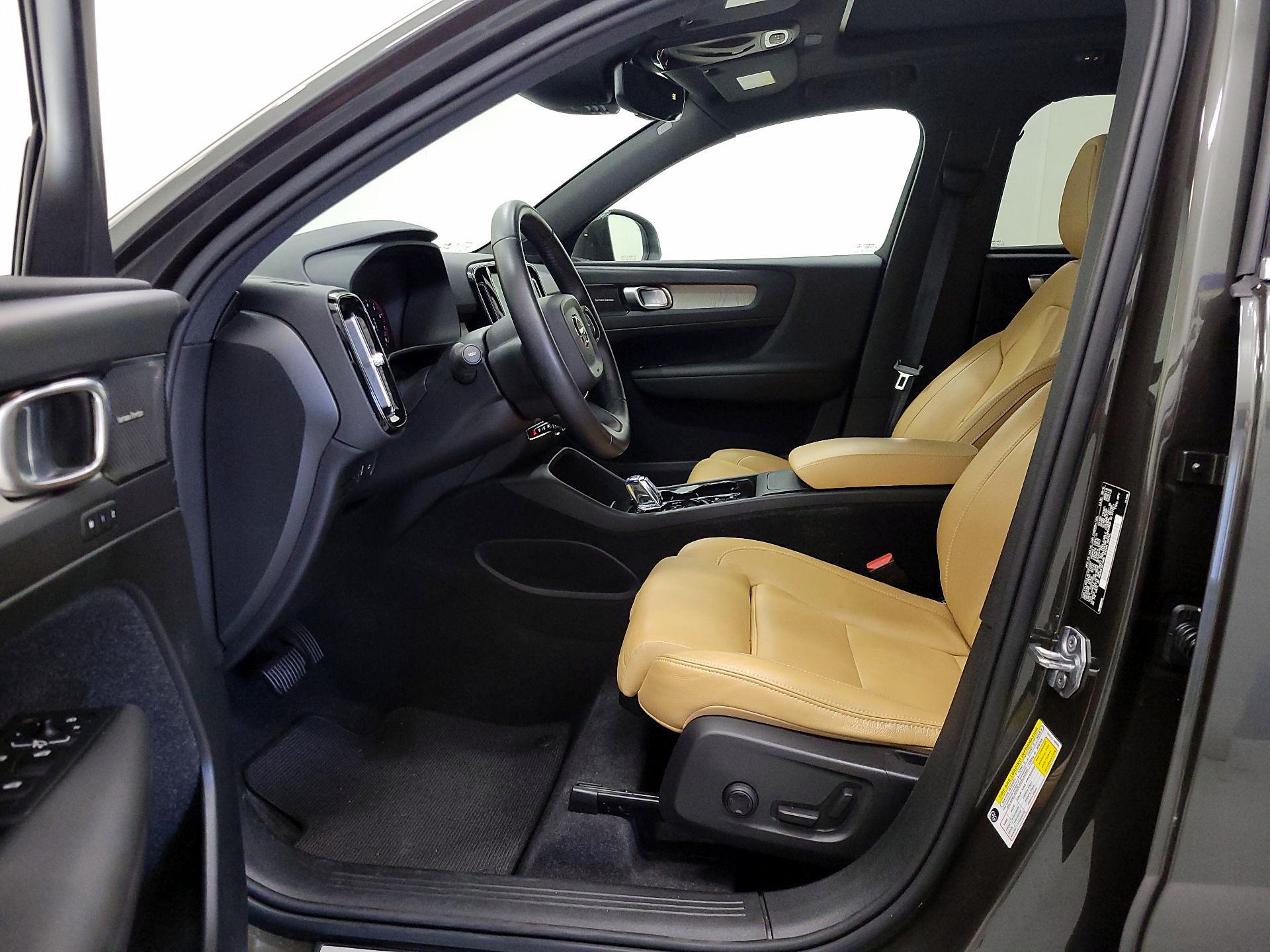 Thumbnail: 2019 Volvo XC40 - 11