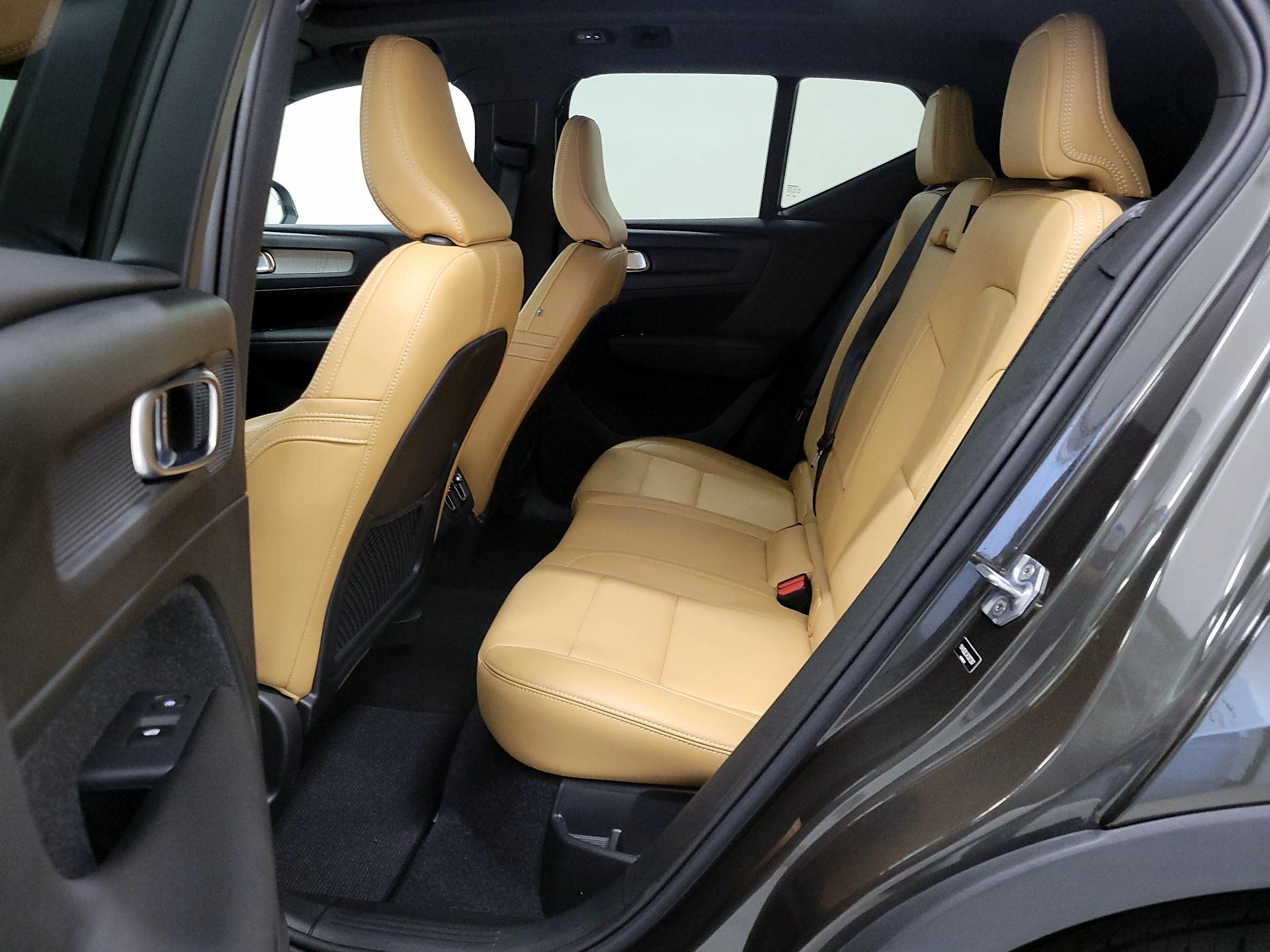 Thumbnail: 2019 Volvo XC40 - 20