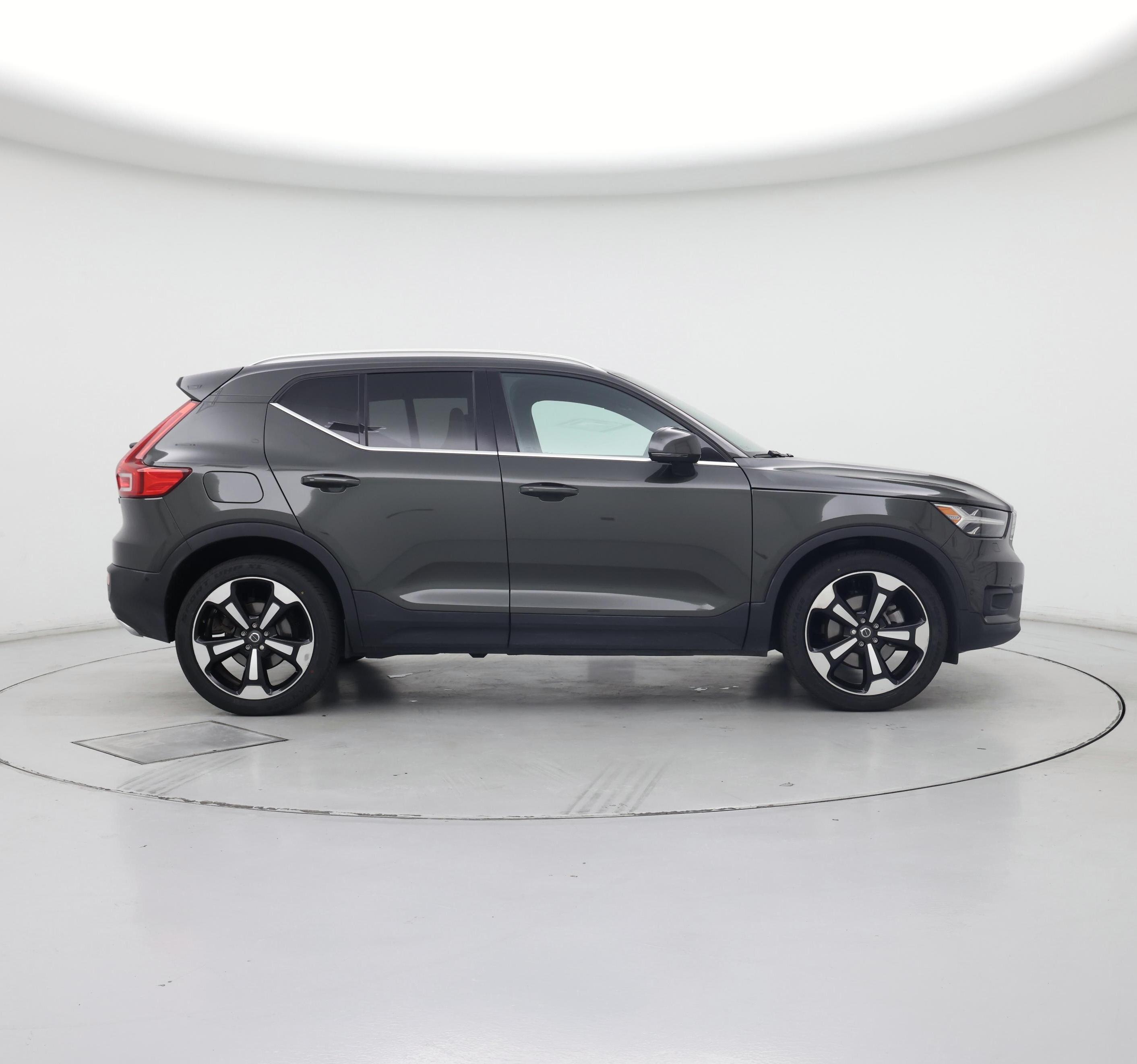 Thumbnail: 2019 Volvo XC40 - 7