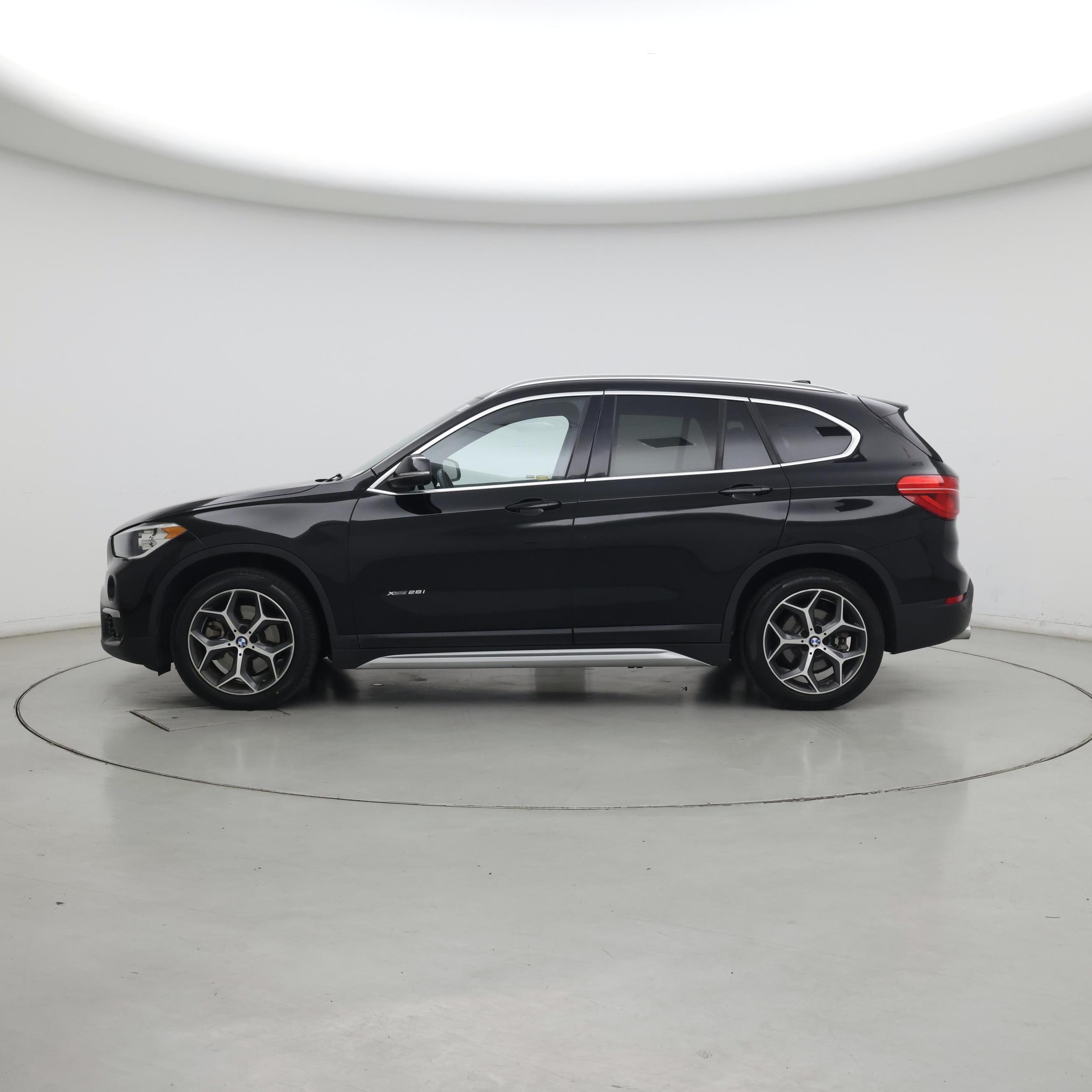 Thumbnail: 2018 BMW X1 - 3