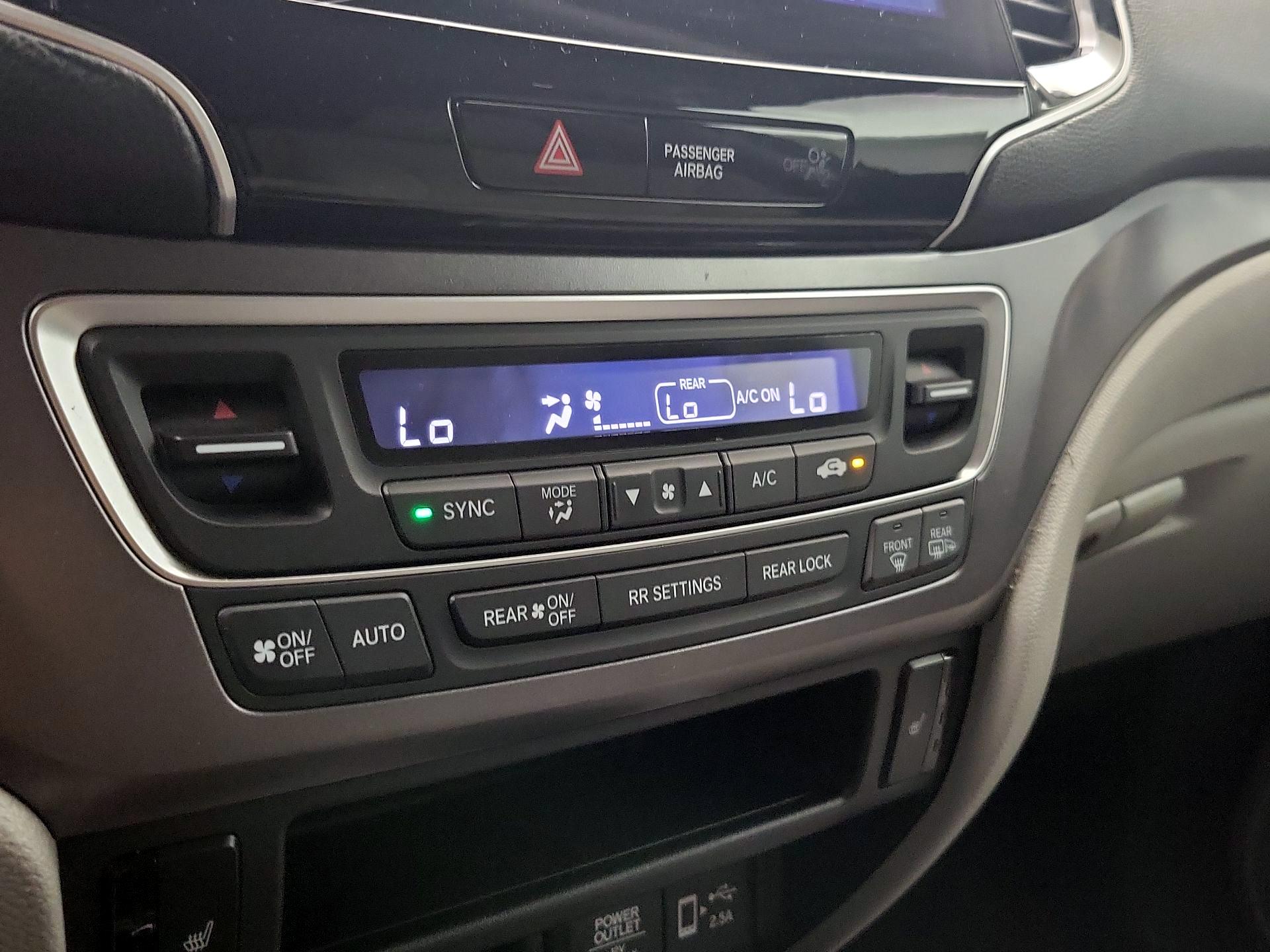 Thumbnail: 2020 Honda Pilot - 16