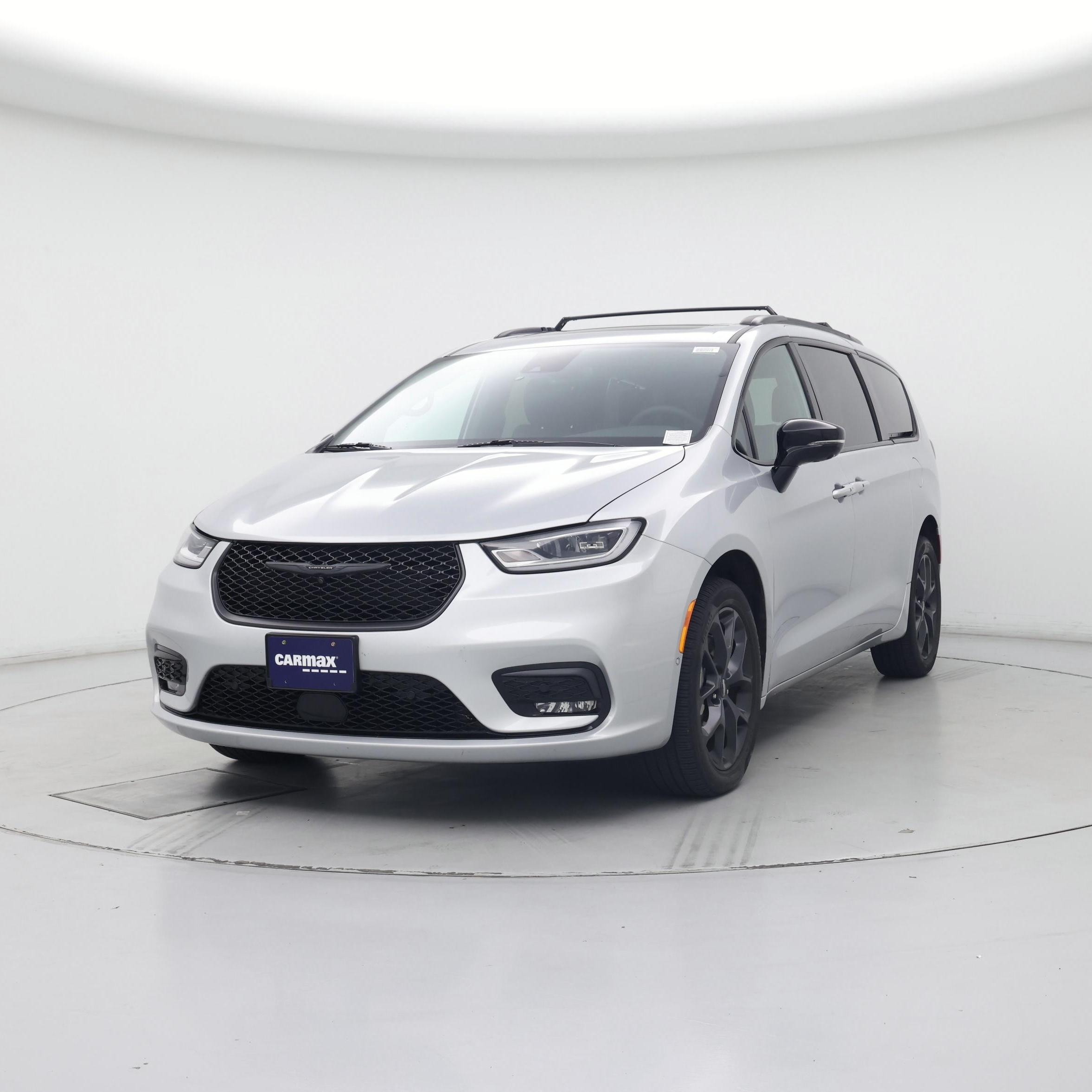 Thumbnail: 2023 Chrysler Pacifica - 4
