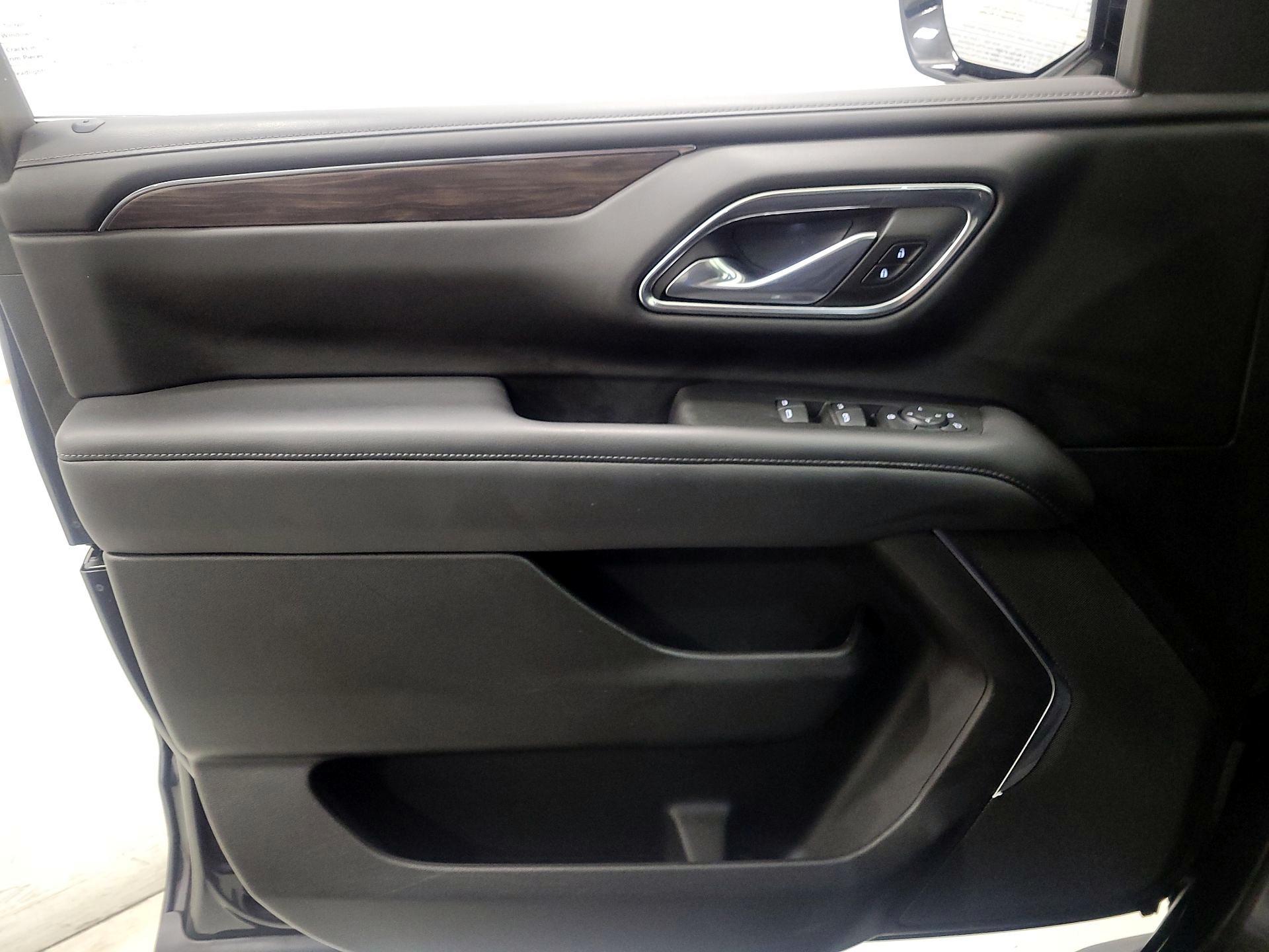 Thumbnail: 2023 Chevrolet Tahoe - 12