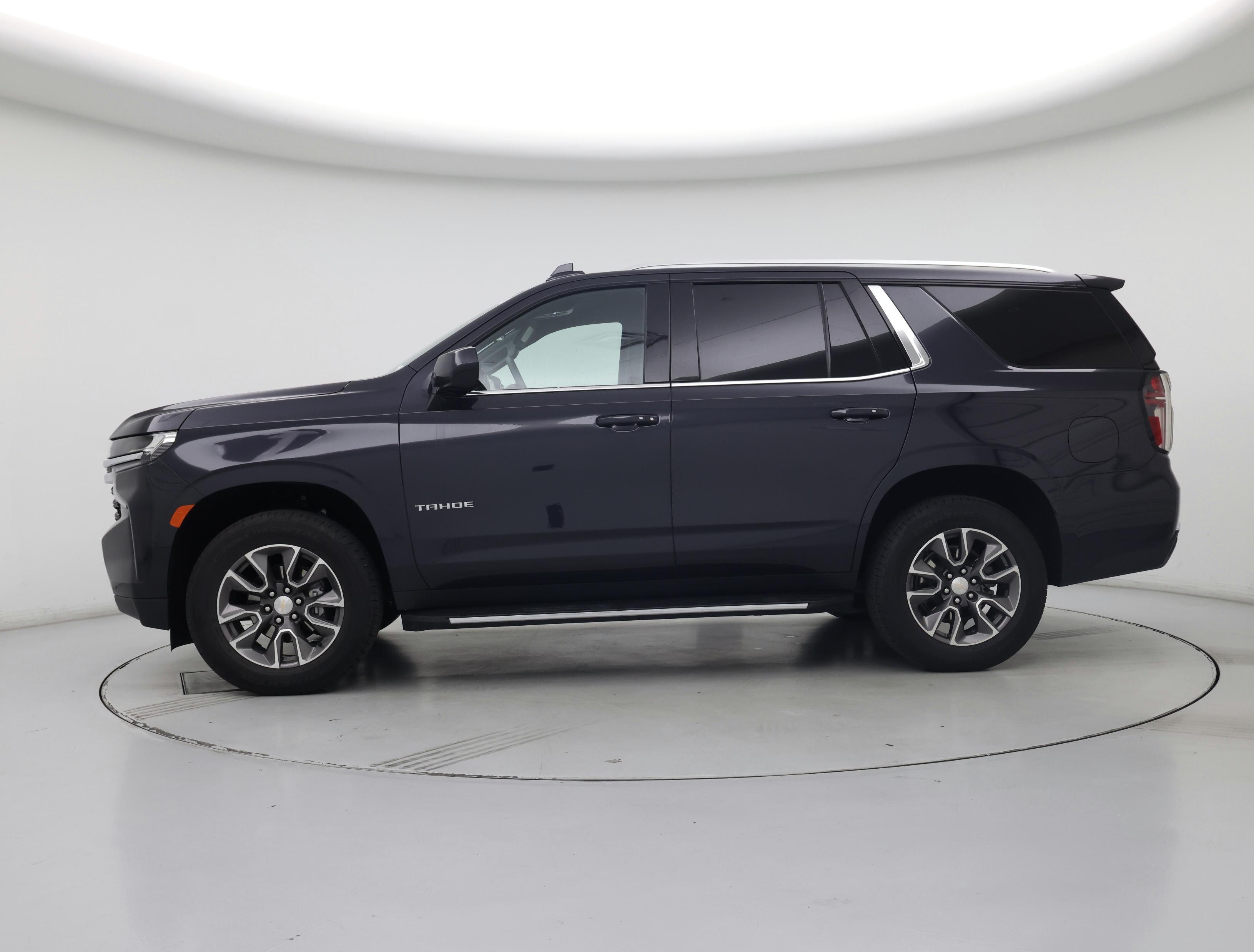 Thumbnail: 2023 Chevrolet Tahoe - 3