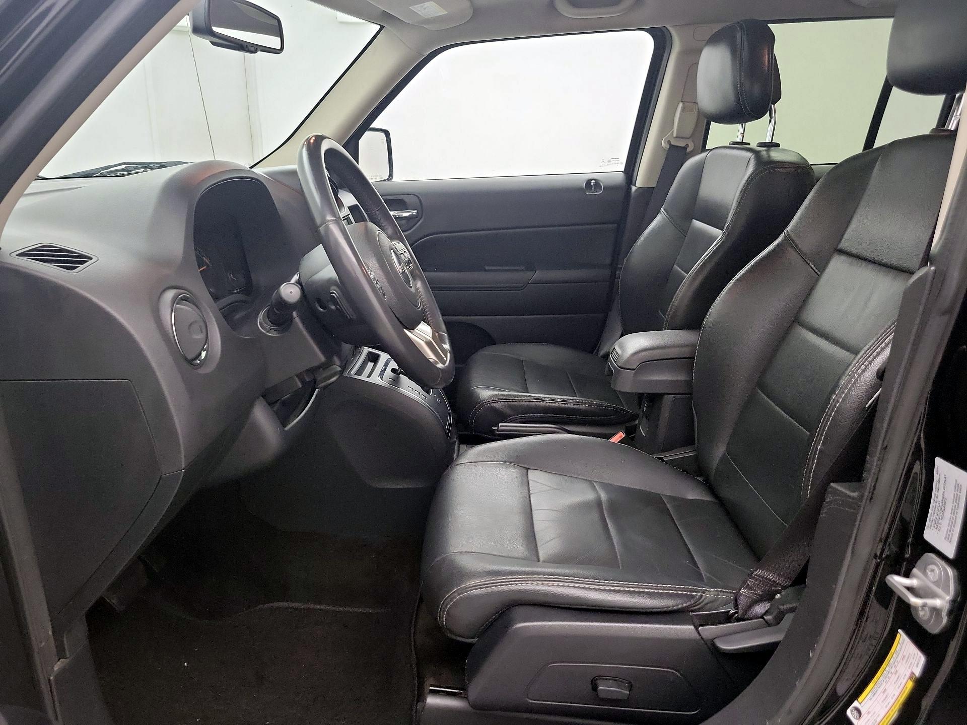 Thumbnail: 2016 Jeep Patriot - 11