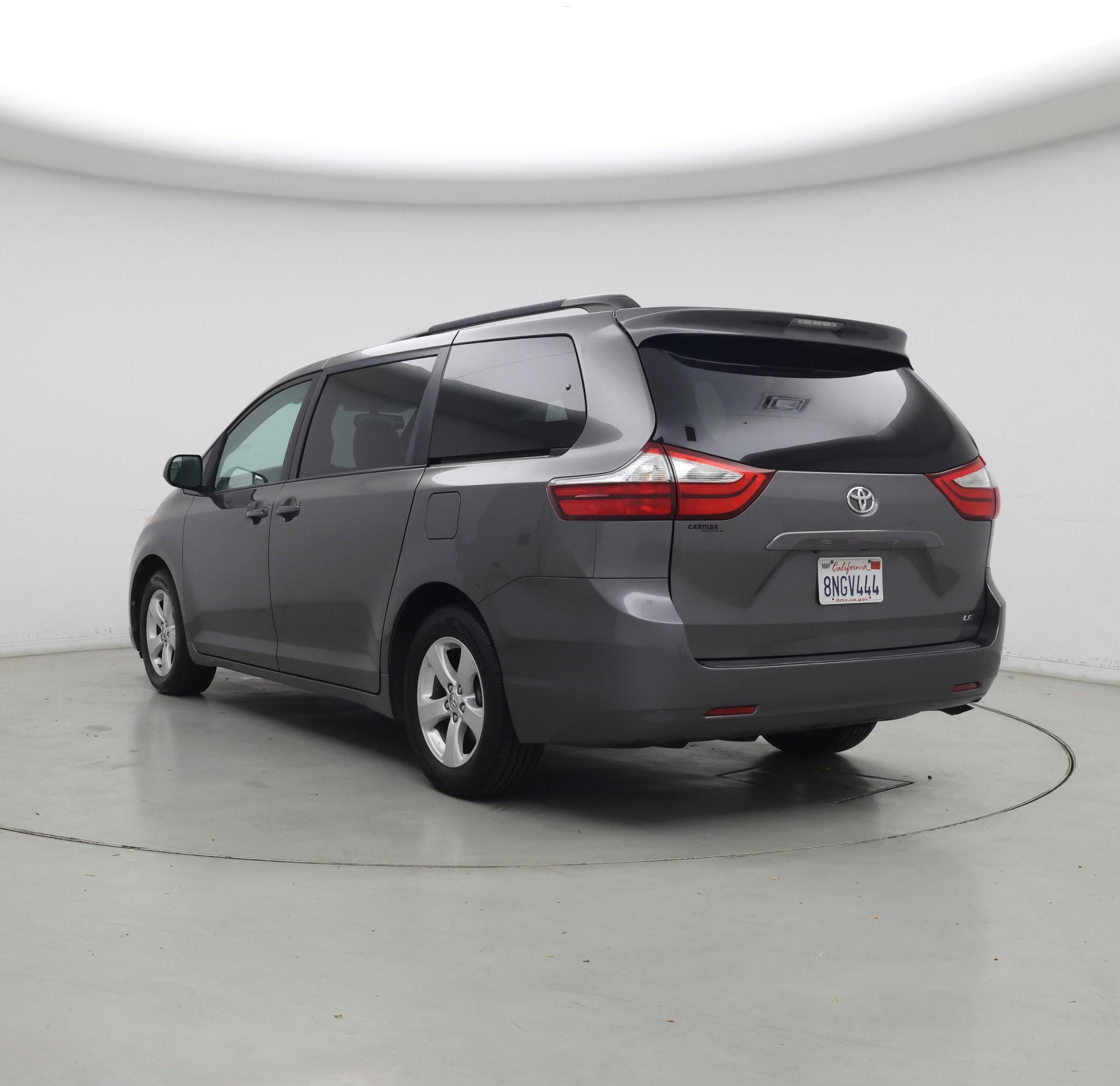 Thumbnail: 2017 Toyota Sienna - 2