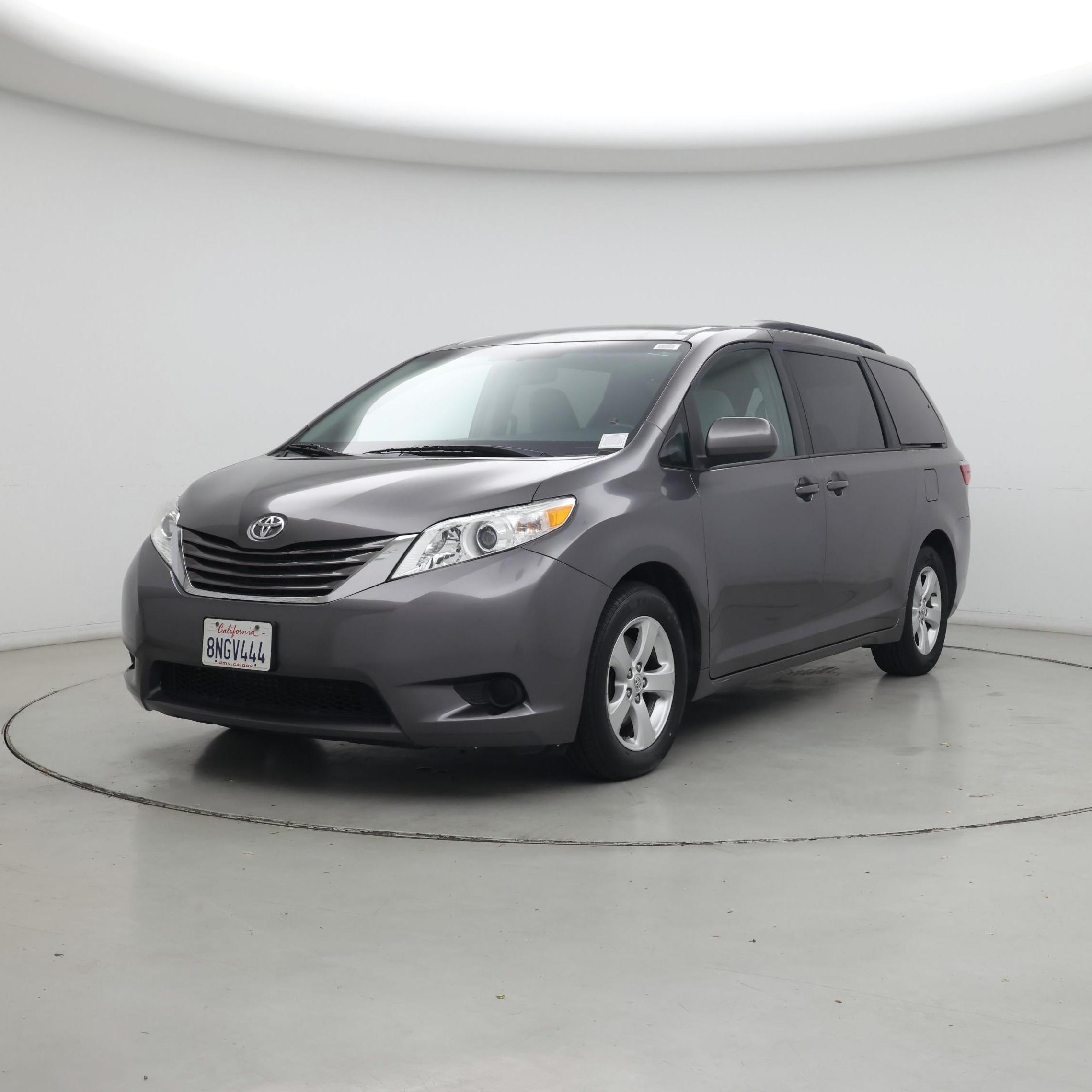 Thumbnail: 2017 Toyota Sienna - 4