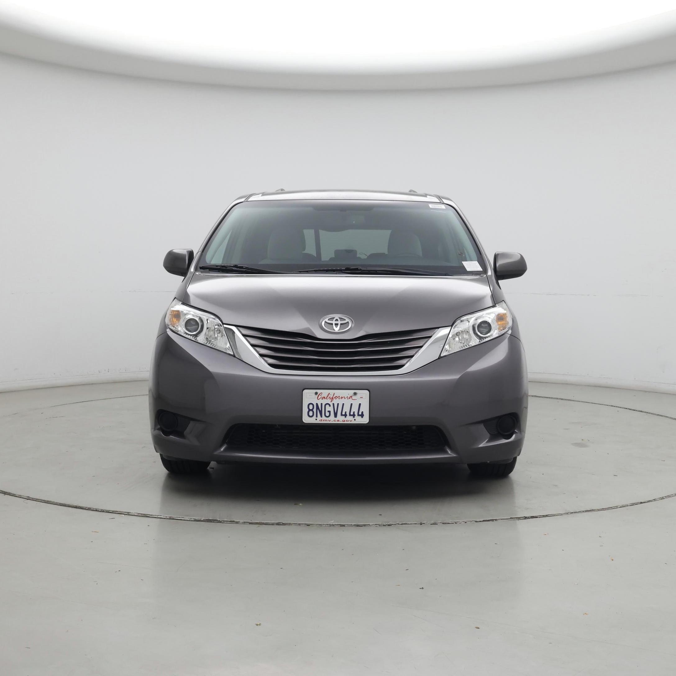 Thumbnail: 2017 Toyota Sienna - 5