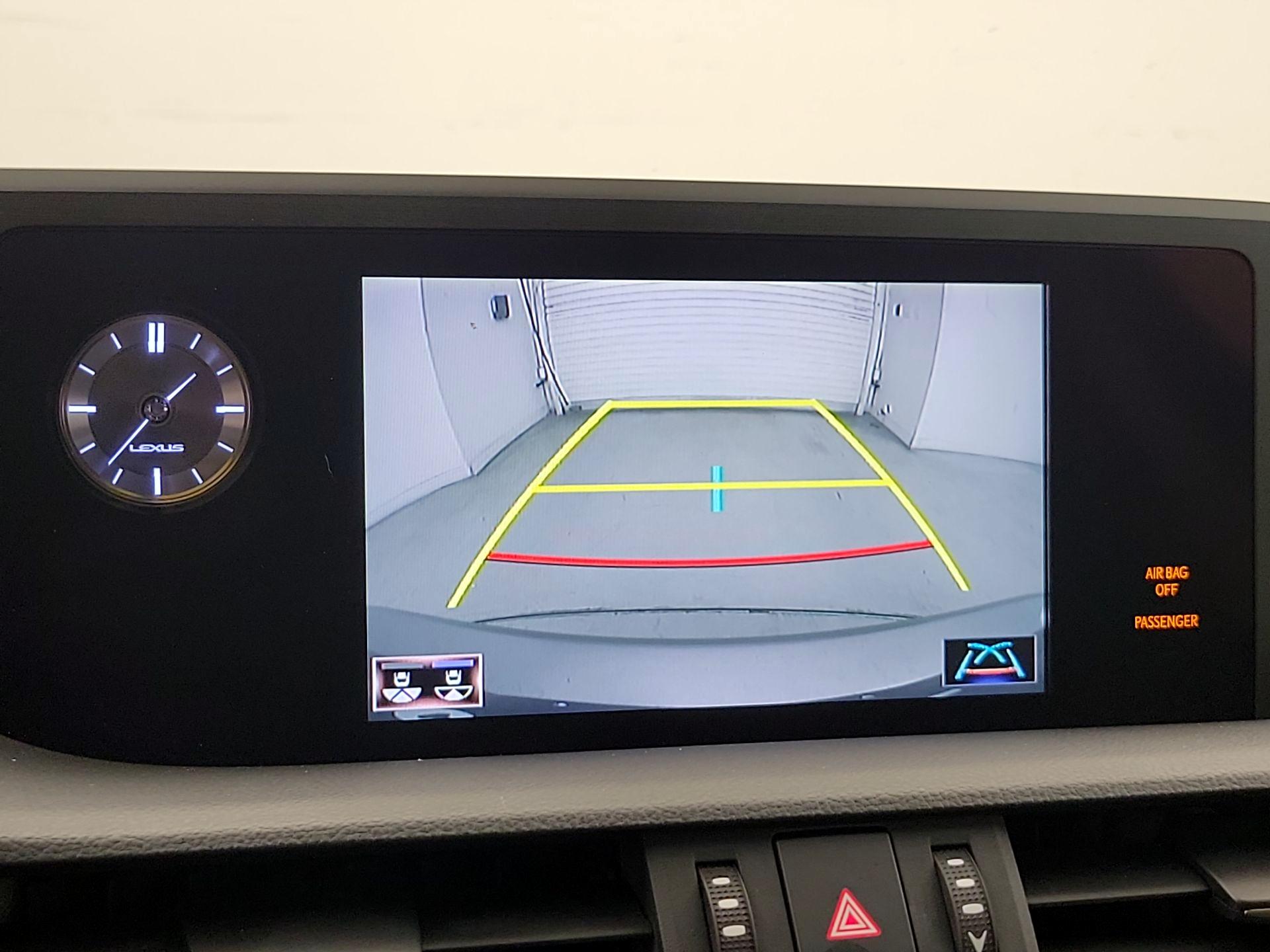 Thumbnail: 2020 Lexus ES - 14