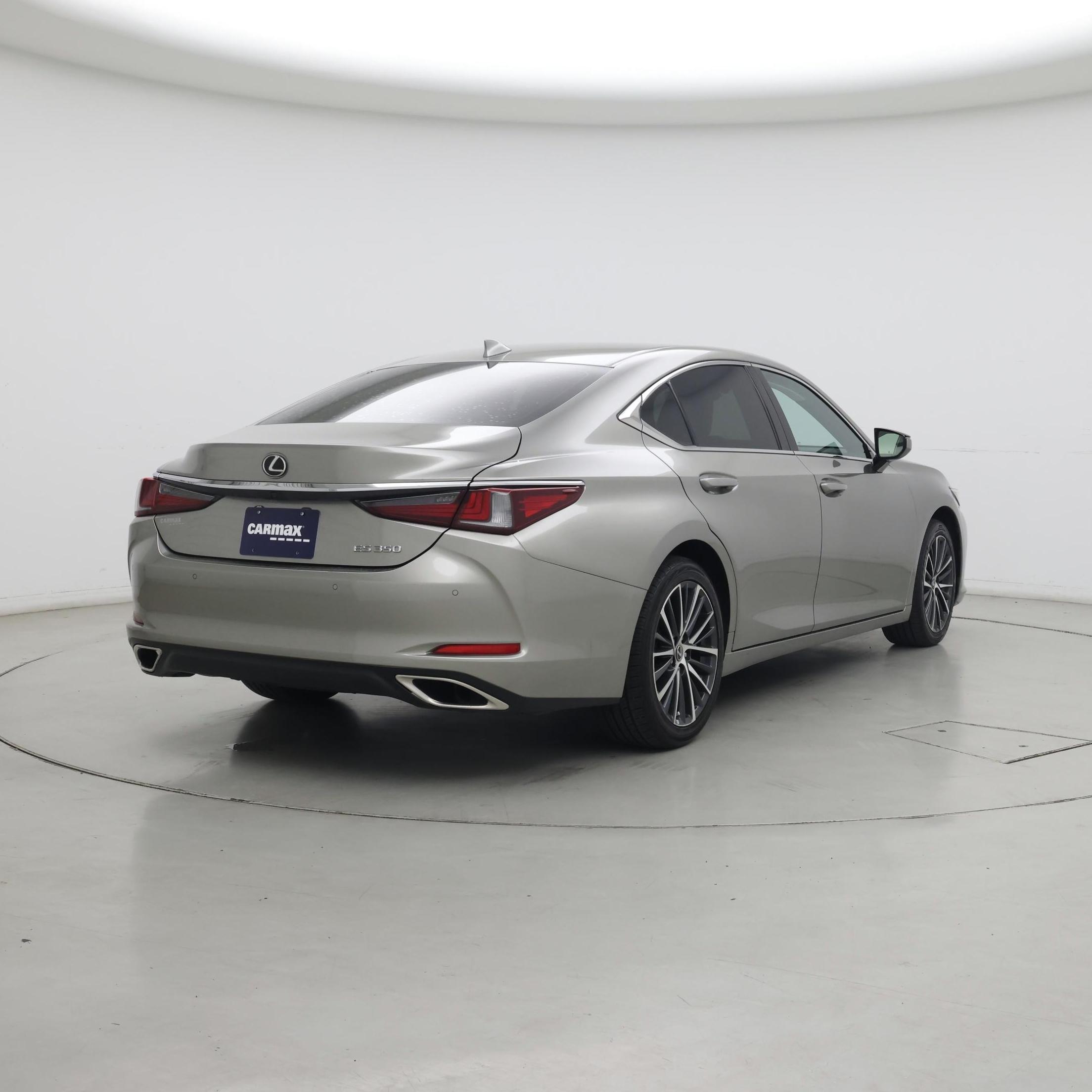 Thumbnail: 2020 Lexus ES - 8
