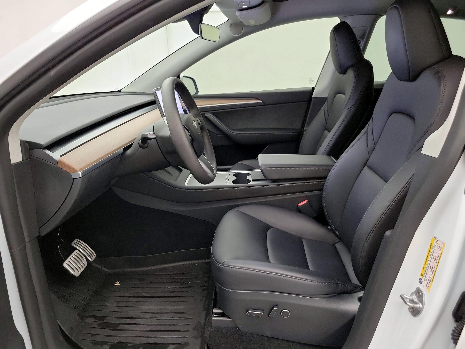 Thumbnail: 2023 Tesla Model Y - 11