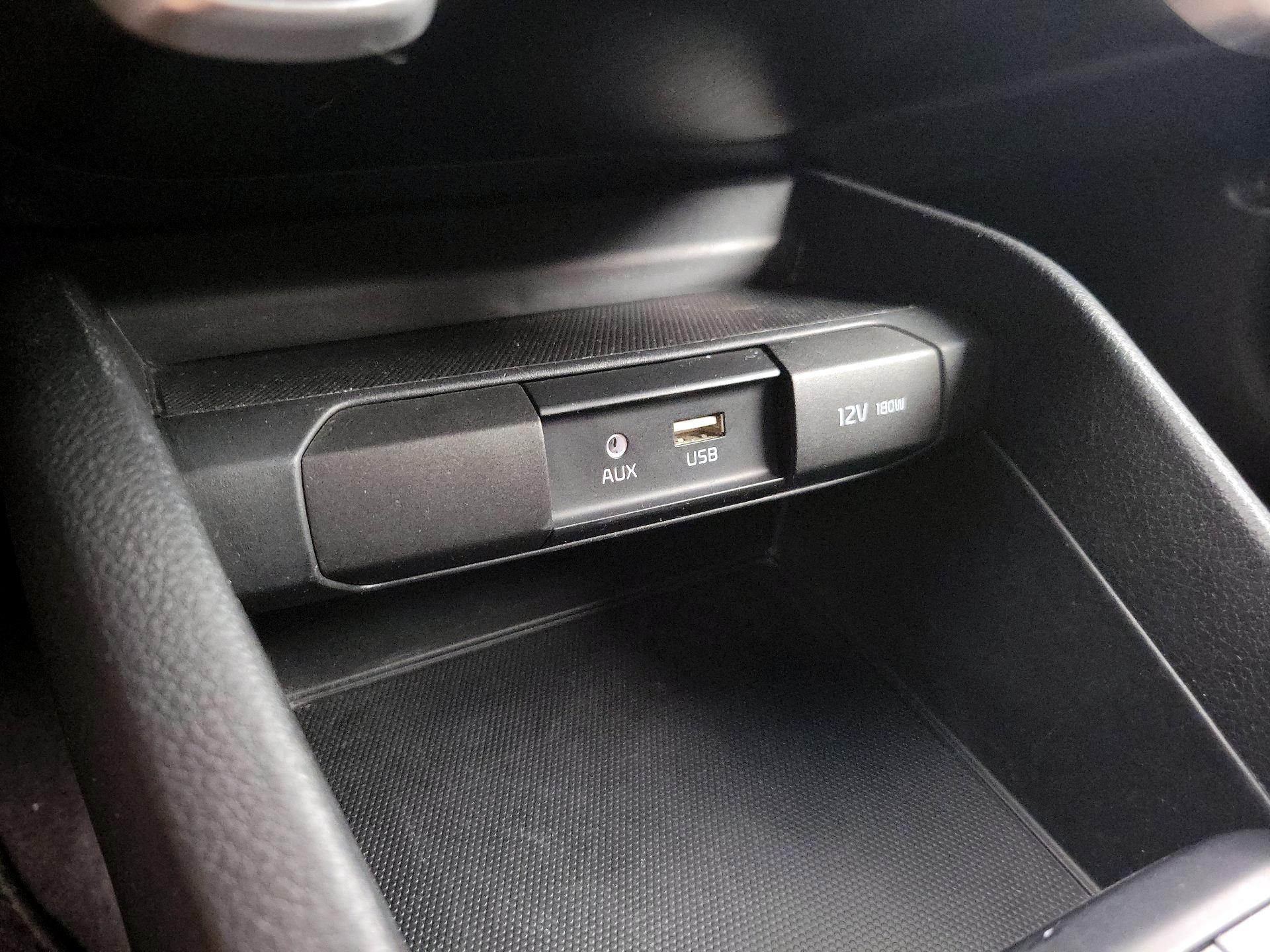 Thumbnail: 2020 Kia Rio5 - 18