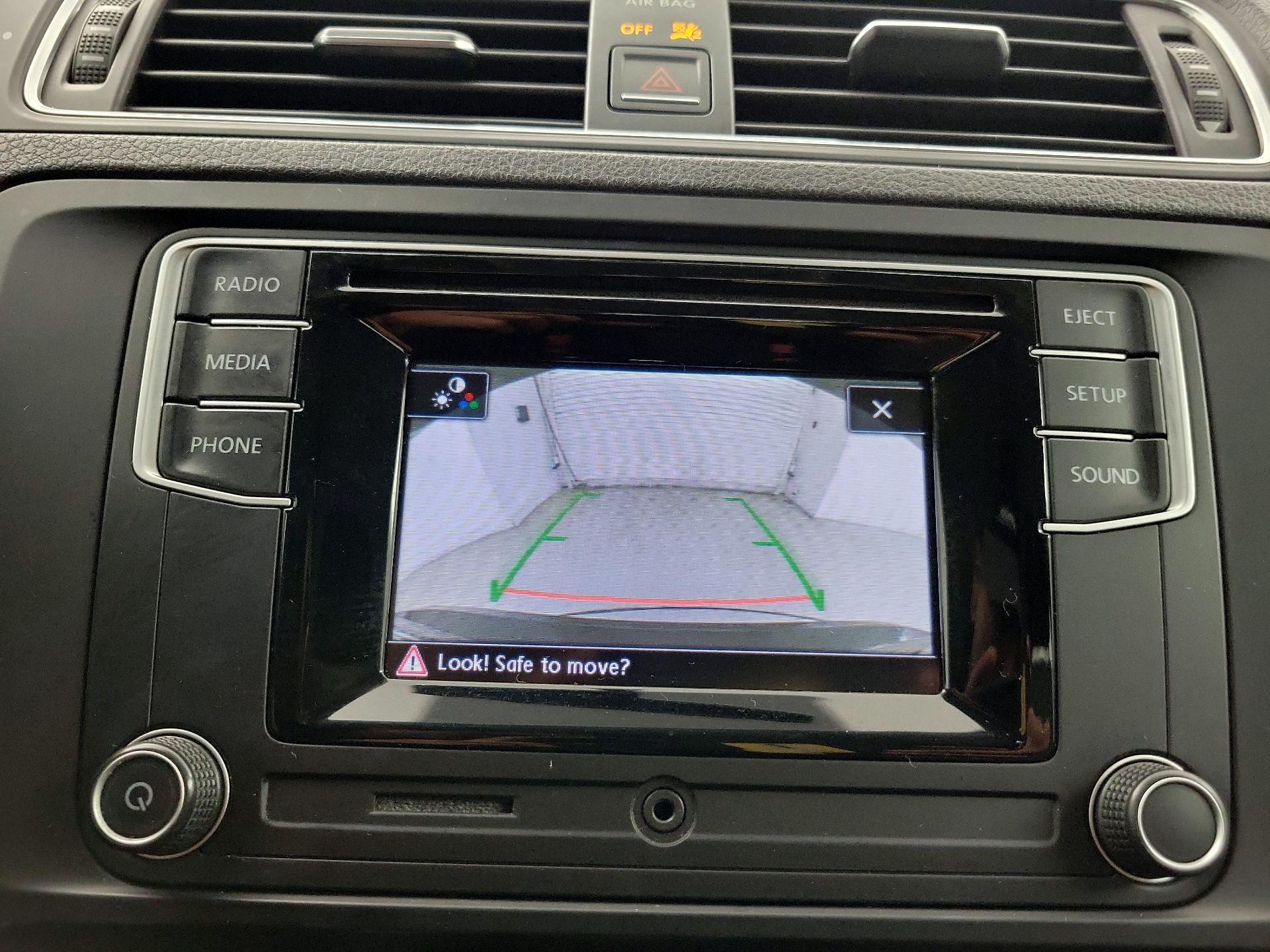 Thumbnail: 2017 Volkswagen Jetta - 14