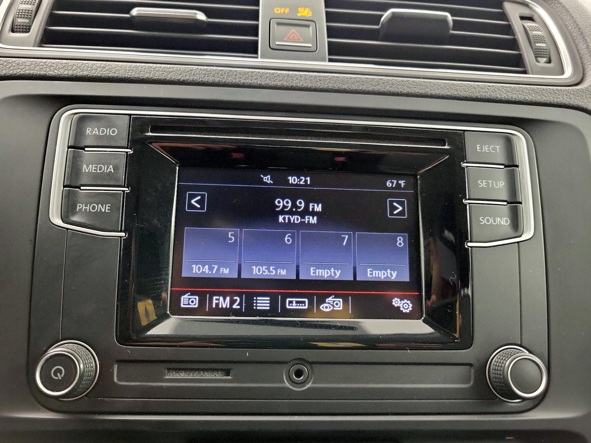 Thumbnail: 2017 Volkswagen Jetta - 15