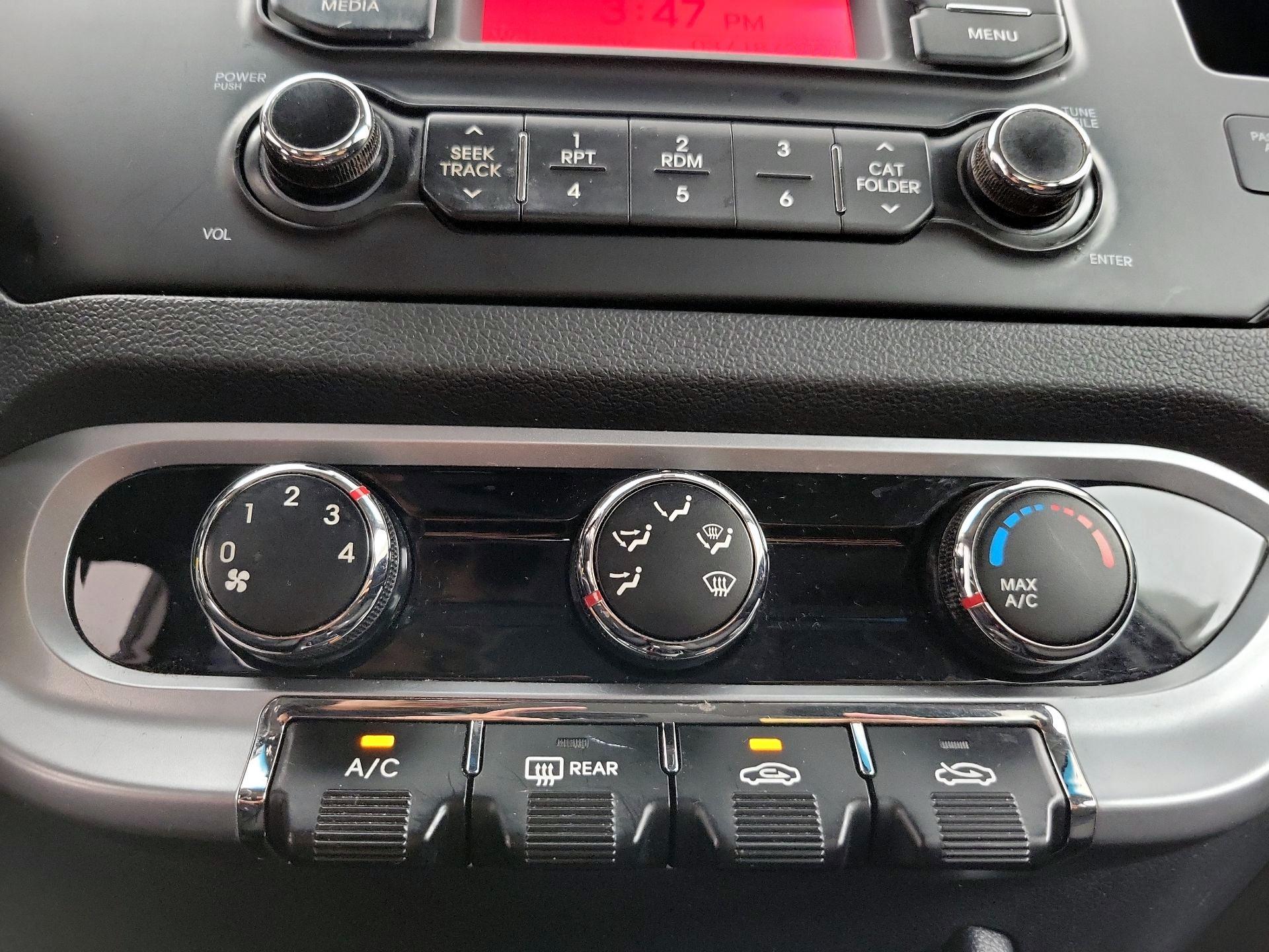 Thumbnail: 2015 Kia Rio - 15