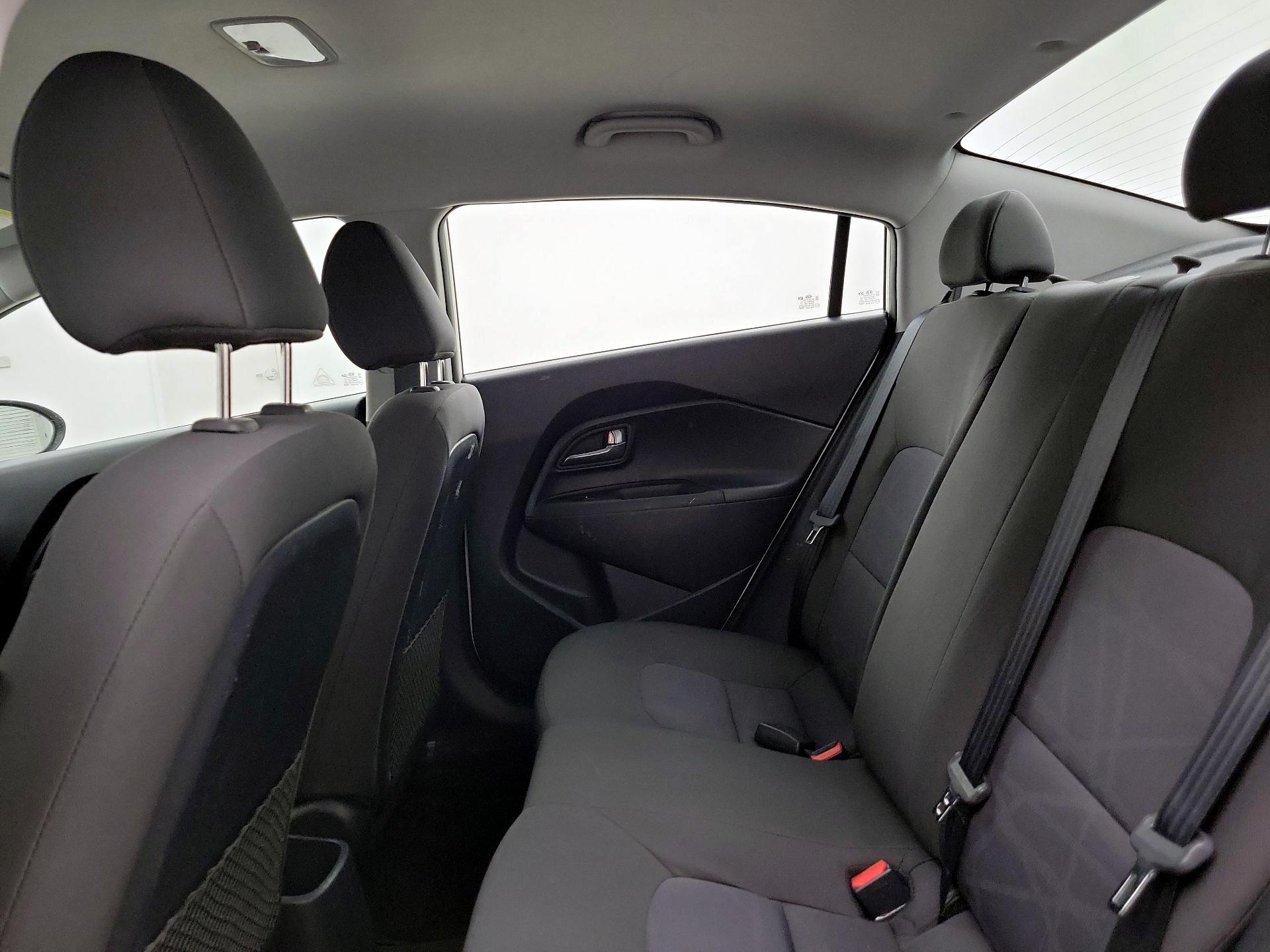 Thumbnail: 2015 Kia Rio - 18