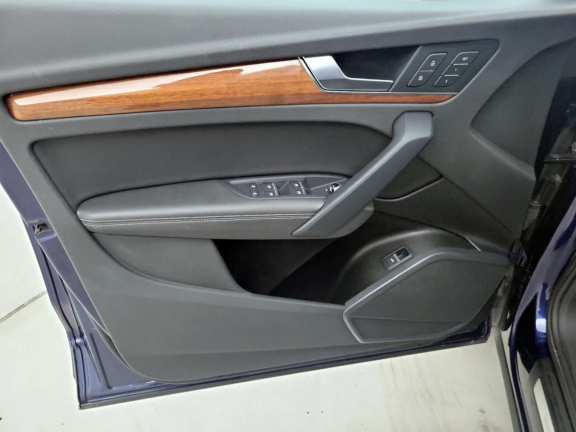 Thumbnail: 2021 Audi Q5 - 12