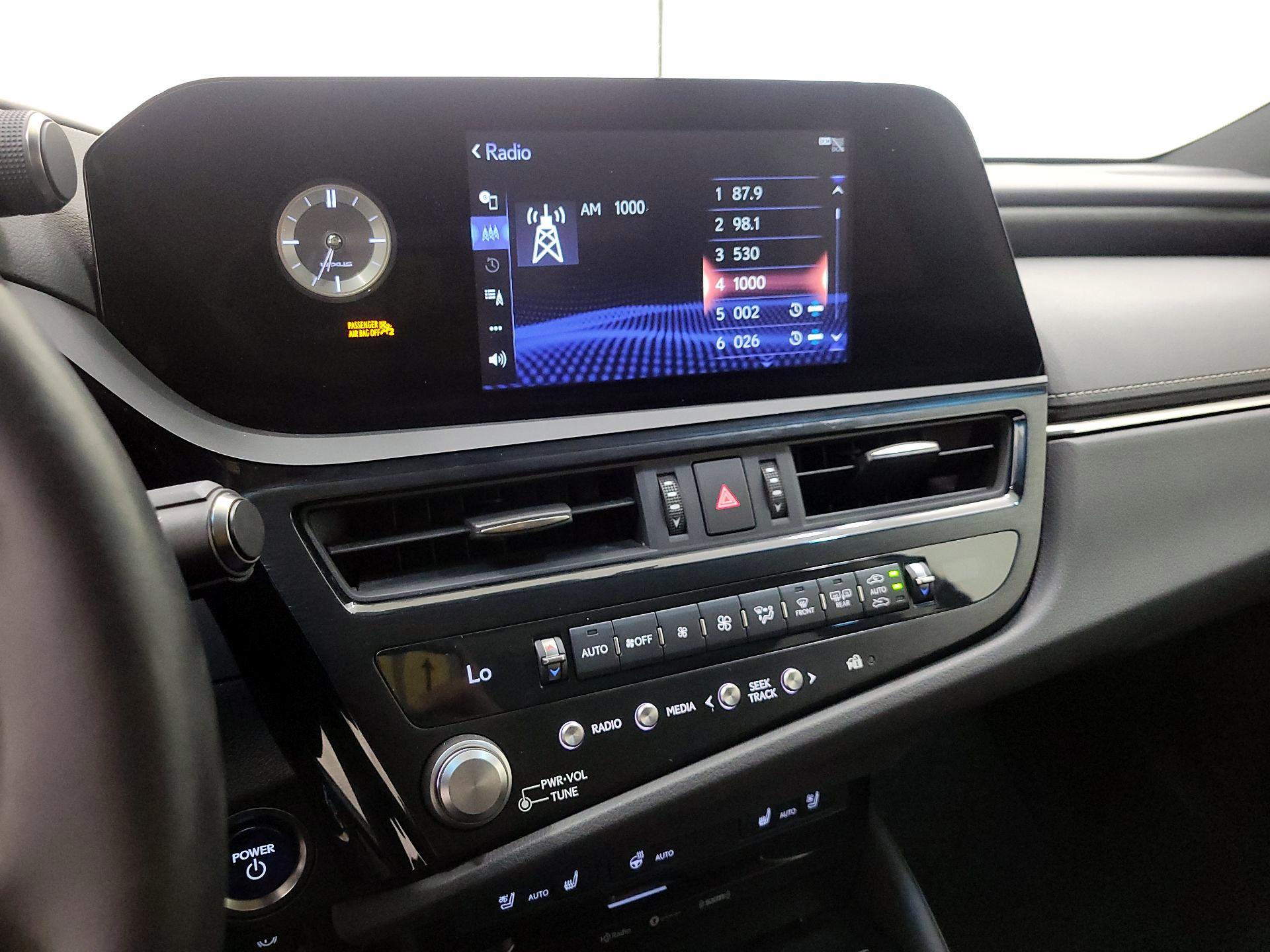 Thumbnail: 2022 Lexus ES - 14