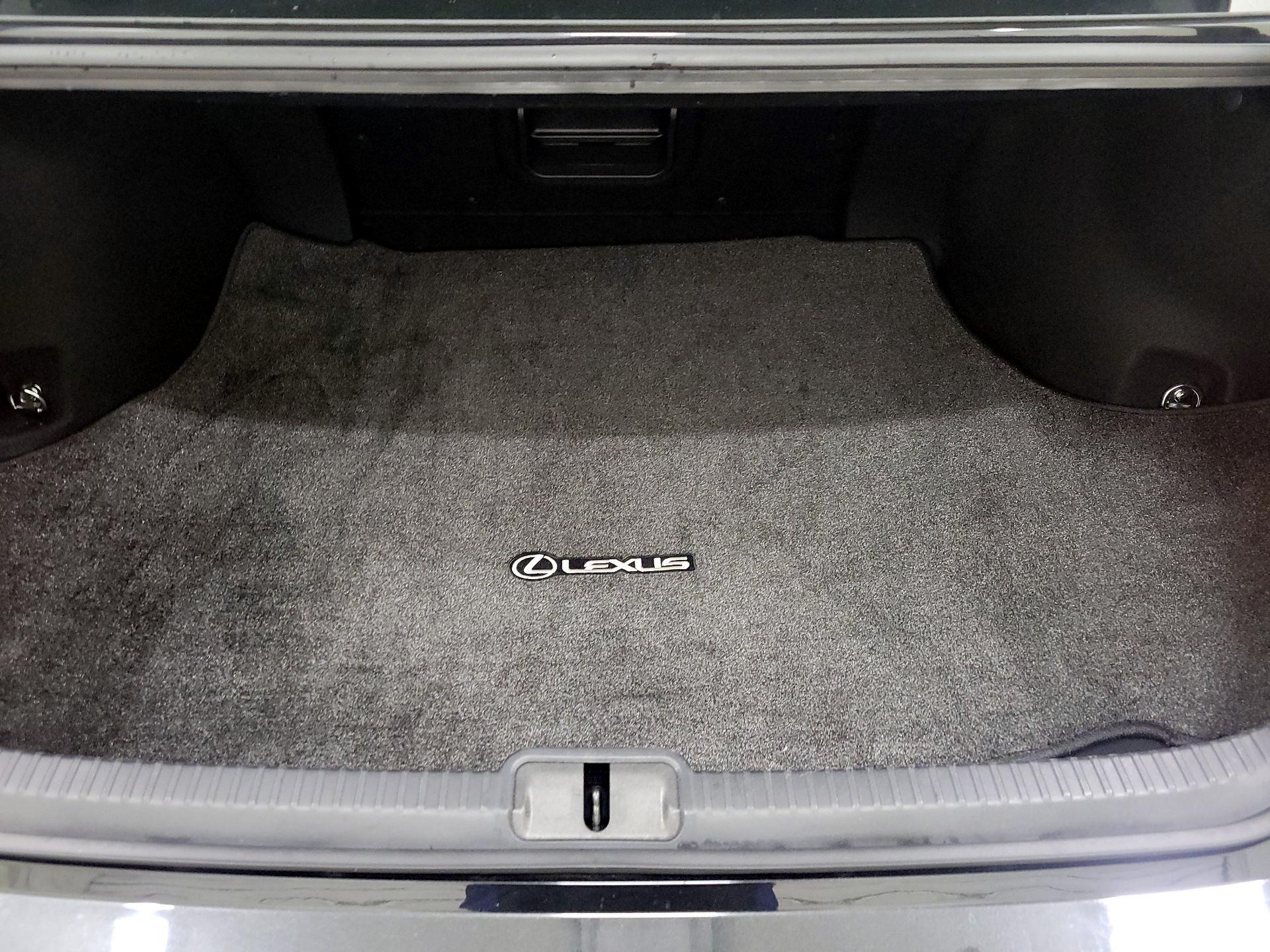 Thumbnail: 2022 Lexus ES - 18