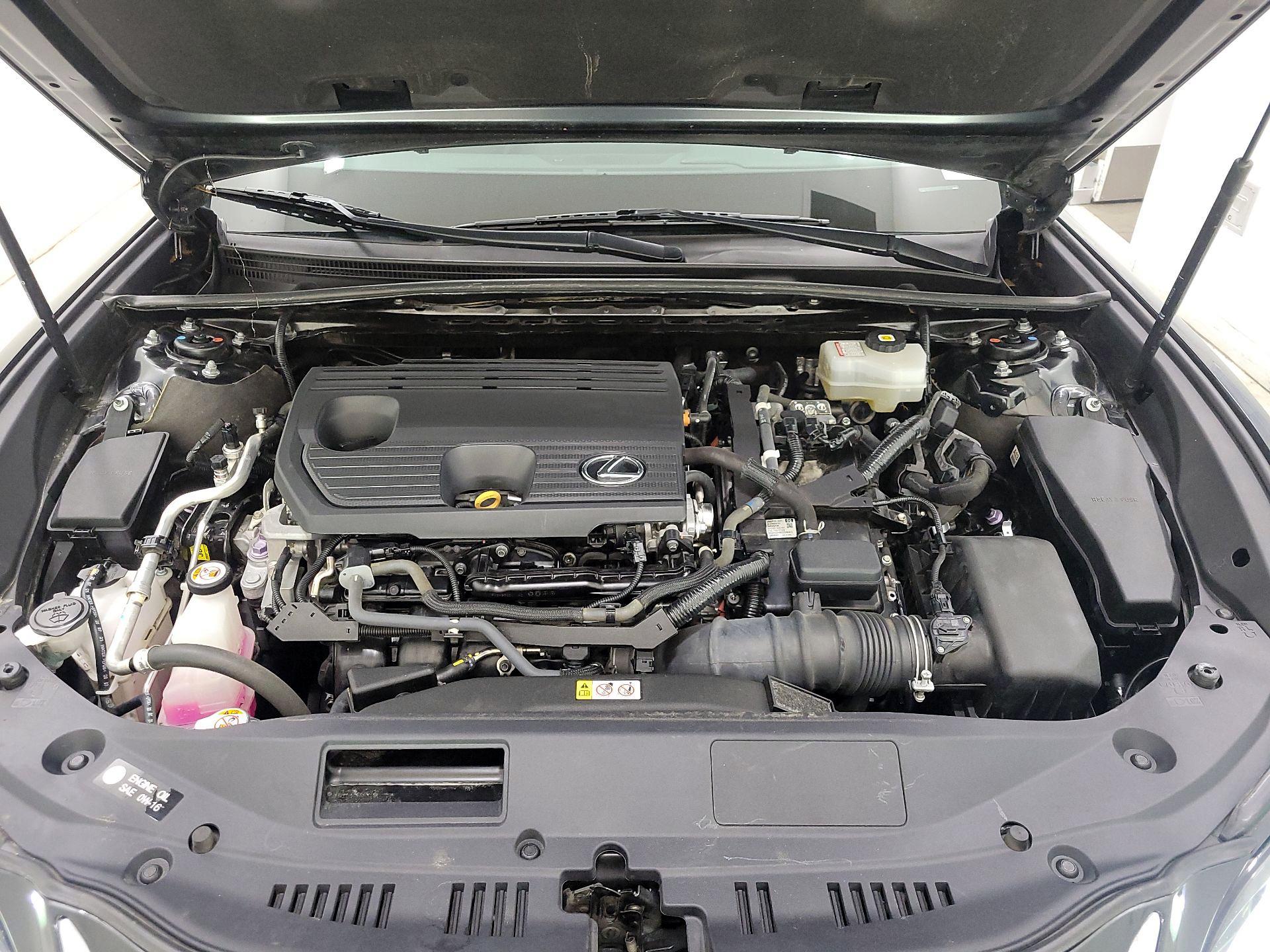 Thumbnail: 2022 Lexus ES - 19