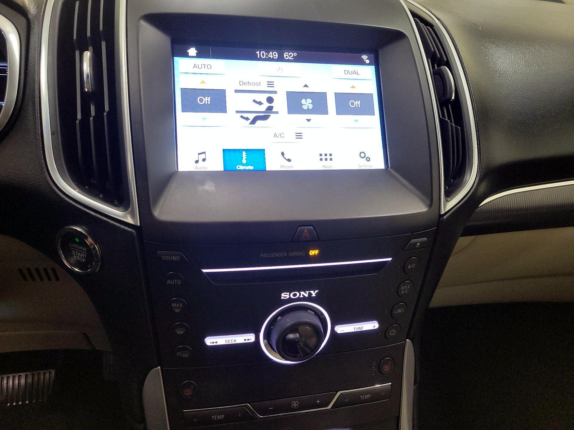 Thumbnail: 2016 Ford Edge - 16