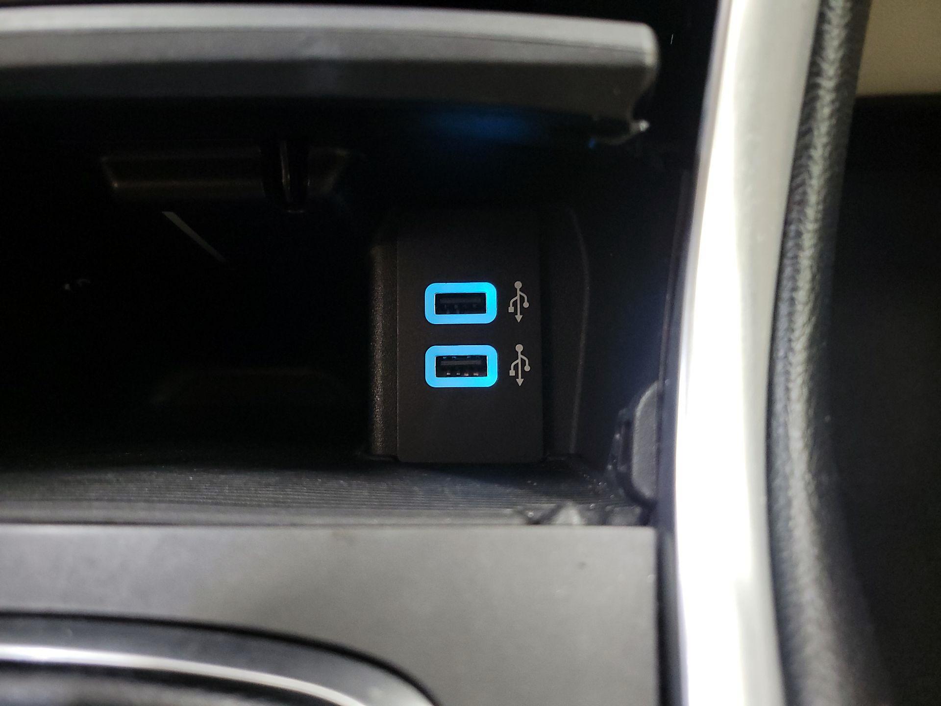 Thumbnail: 2016 Ford Edge - 18