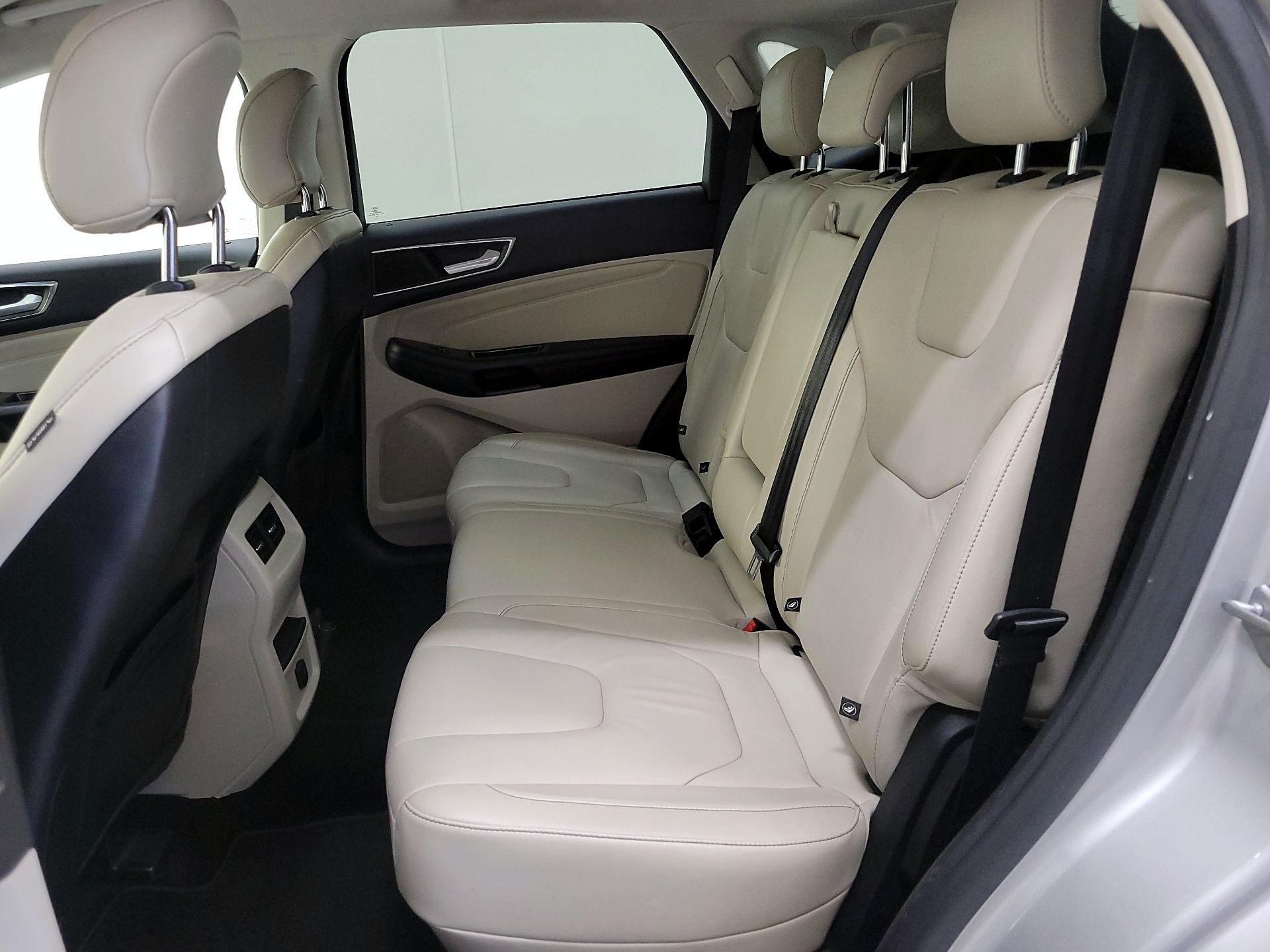 Thumbnail: 2016 Ford Edge - 19