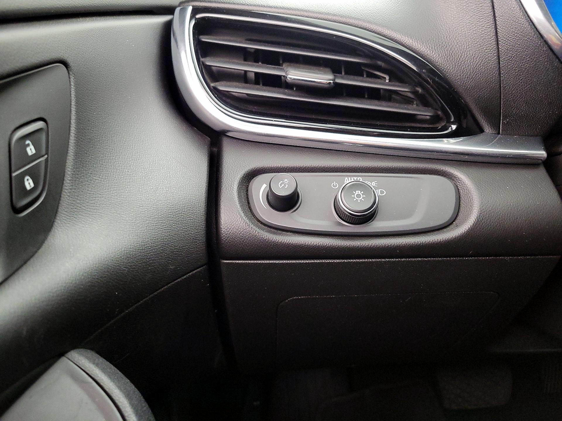 Thumbnail: 2016 Chevrolet Volt - 13