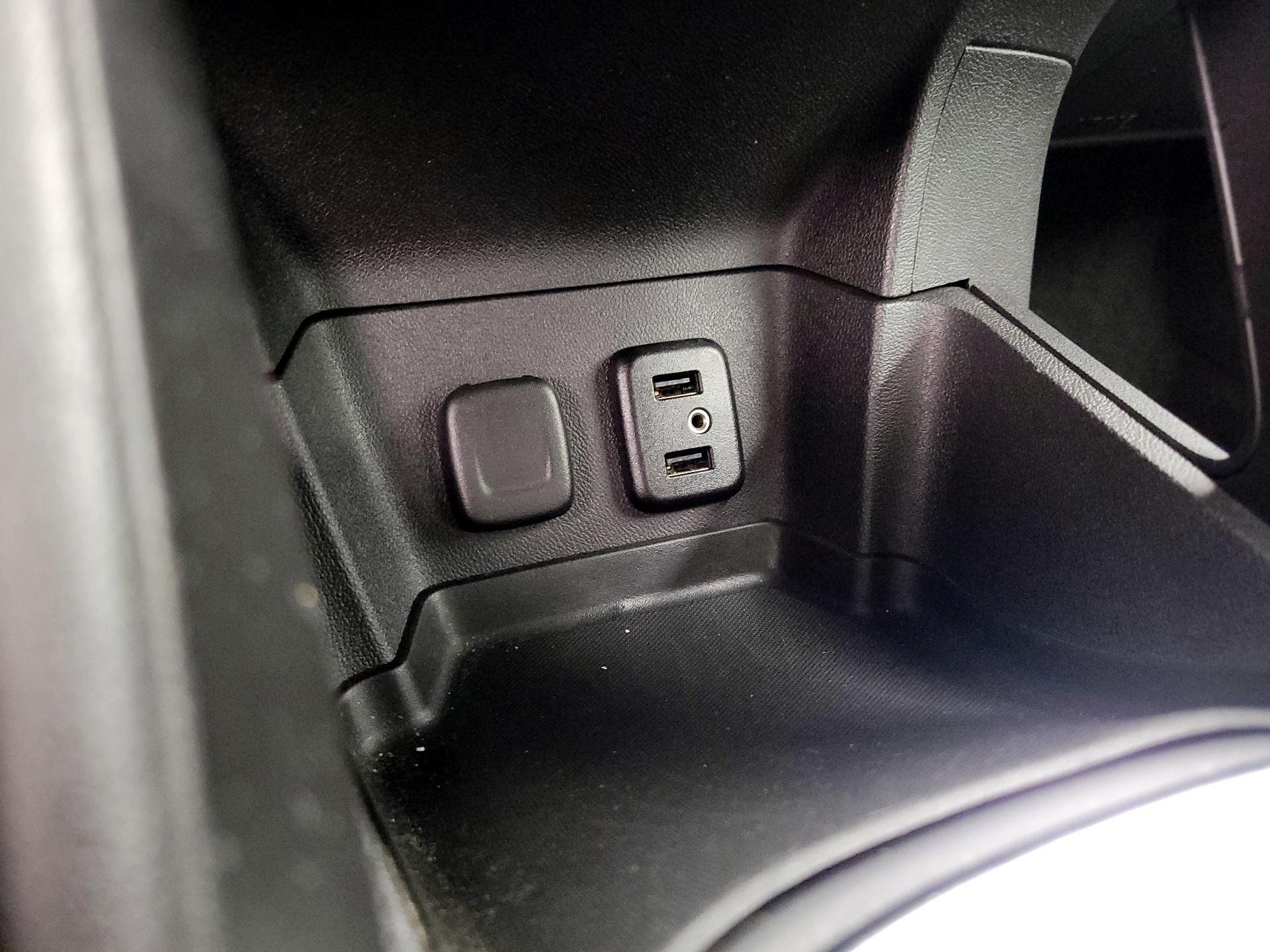 Thumbnail: 2016 Chevrolet Volt - 18