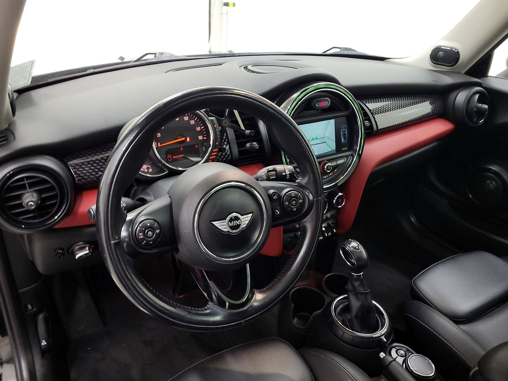 Thumbnail: 2017 MINI Cooper Hardtop - 9