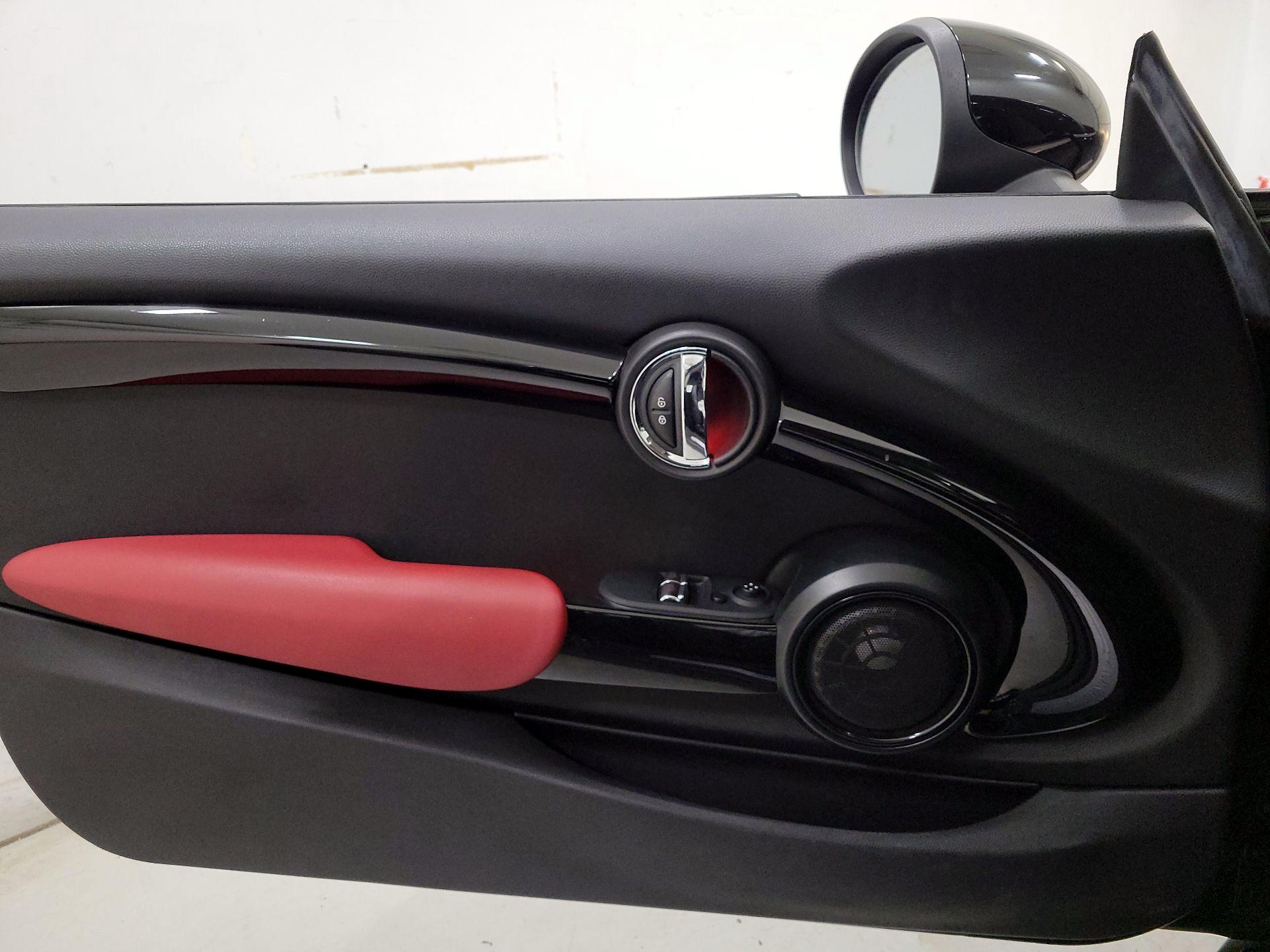 Thumbnail: 2017 MINI Cooper Hardtop - 12