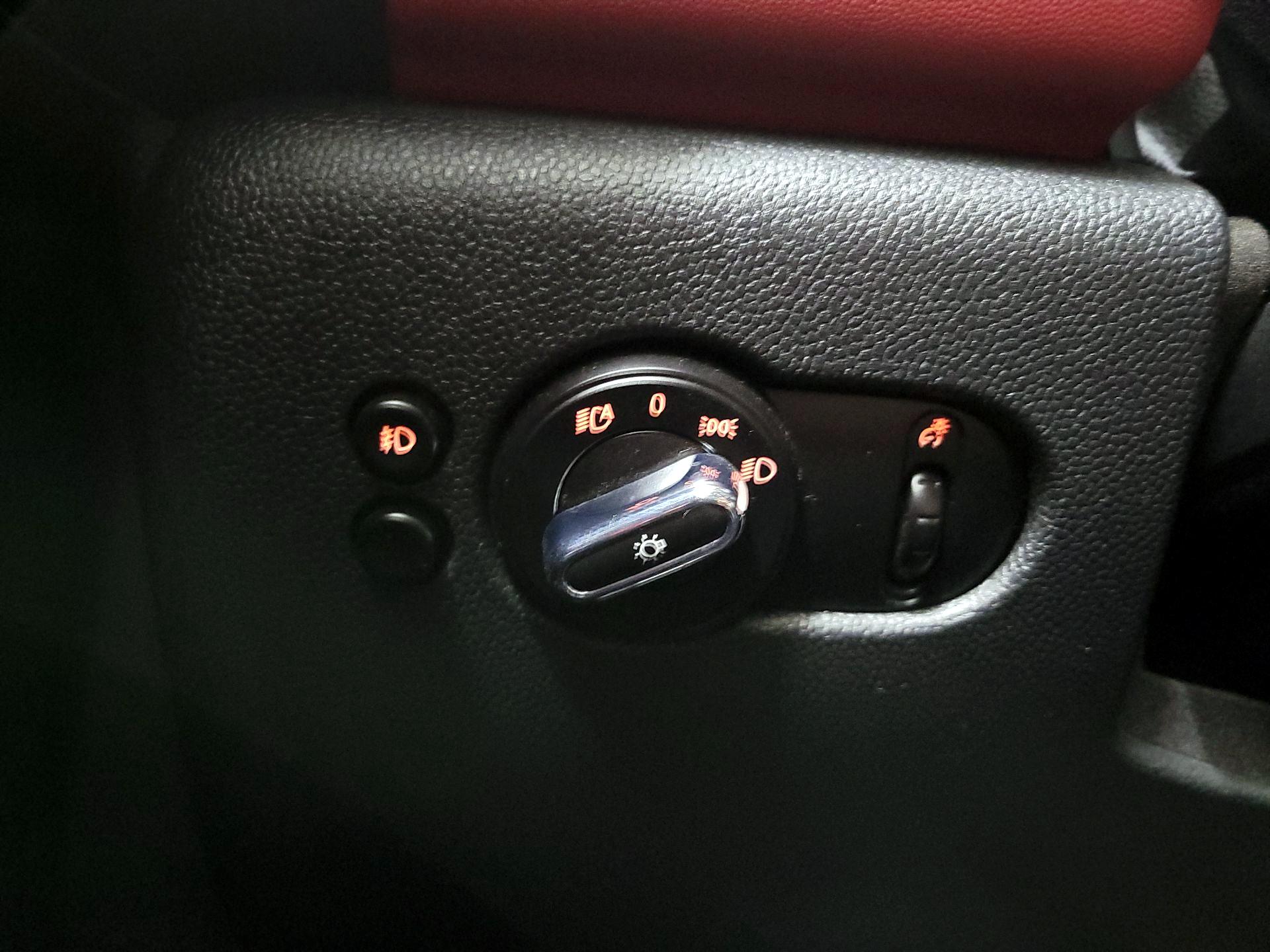 Thumbnail: 2017 MINI Cooper Hardtop - 13