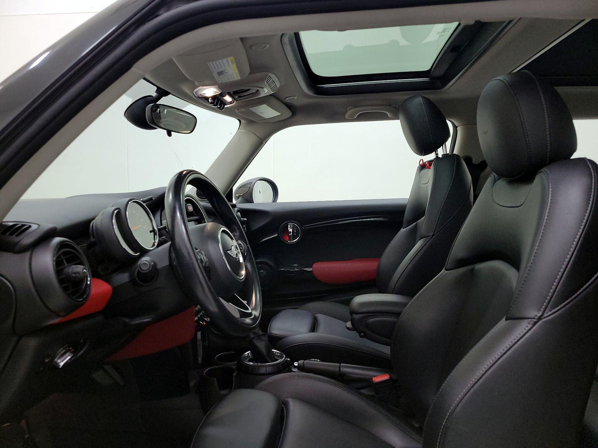 Thumbnail: 2017 MINI Cooper Hardtop - 19